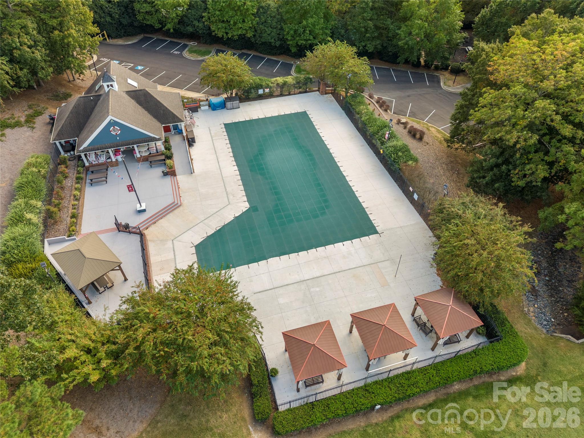 421 Halliwell Street Property Photo 41