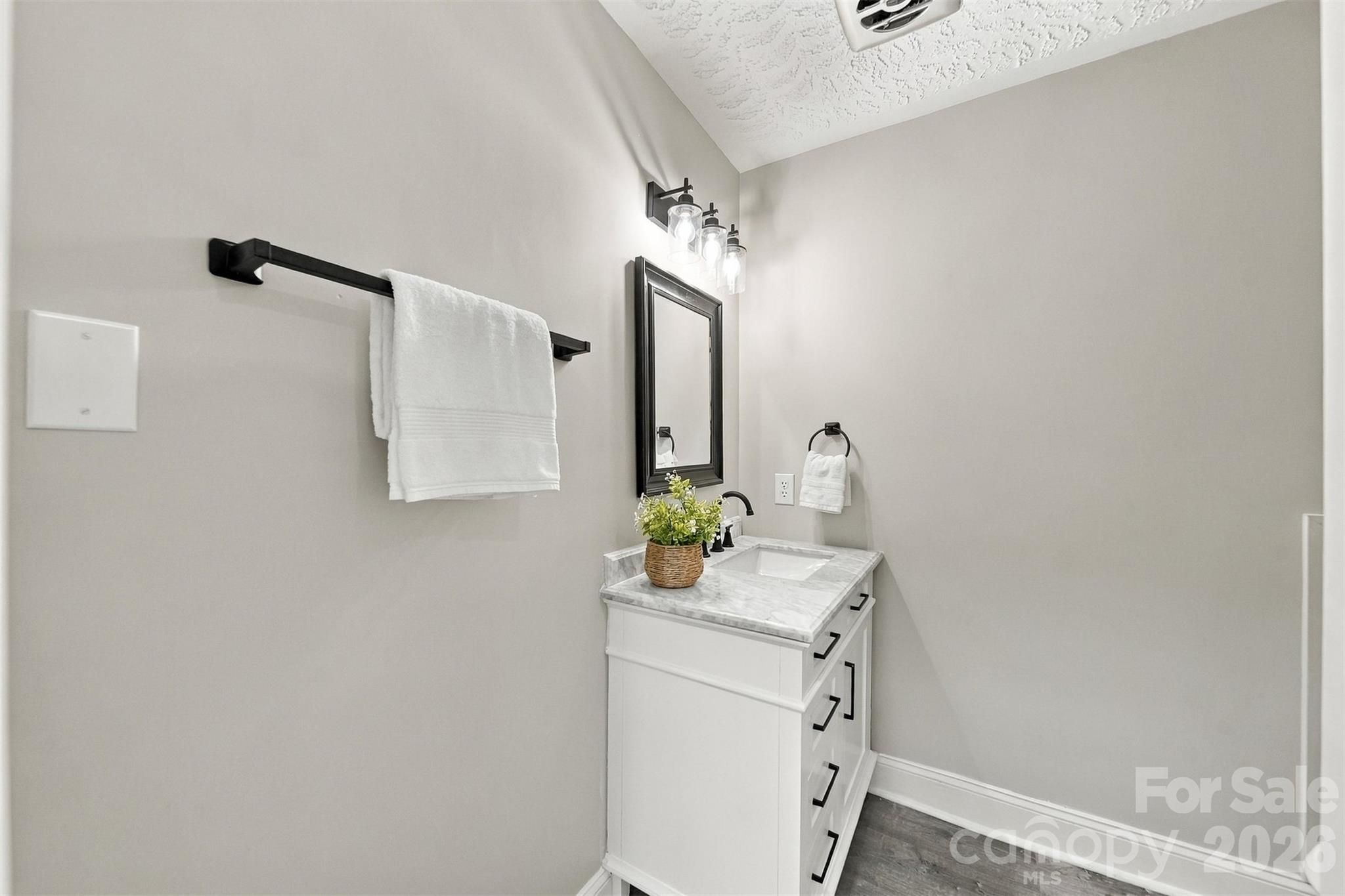 803 E 24th Street Property Photo 22