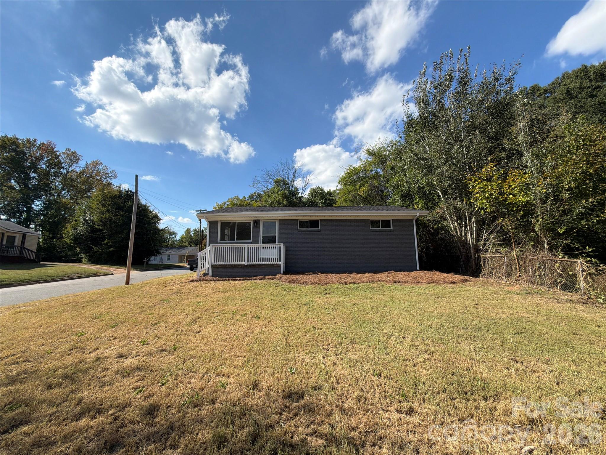 264 Crowell Drive Property Photo 1