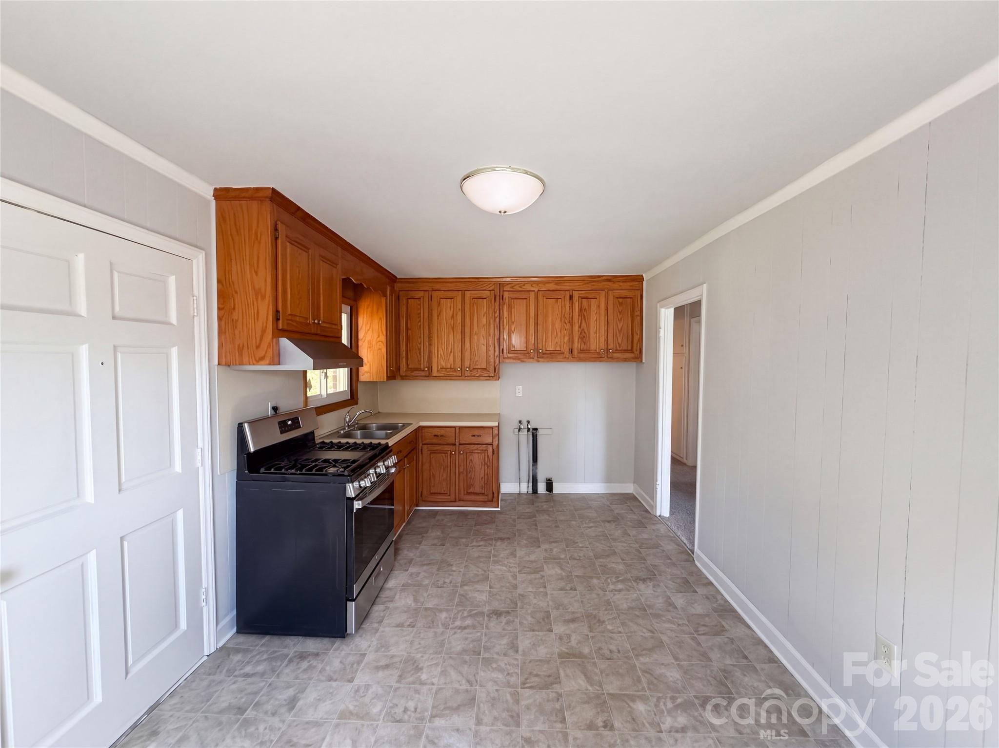 264 Crowell Drive Property Photo 6