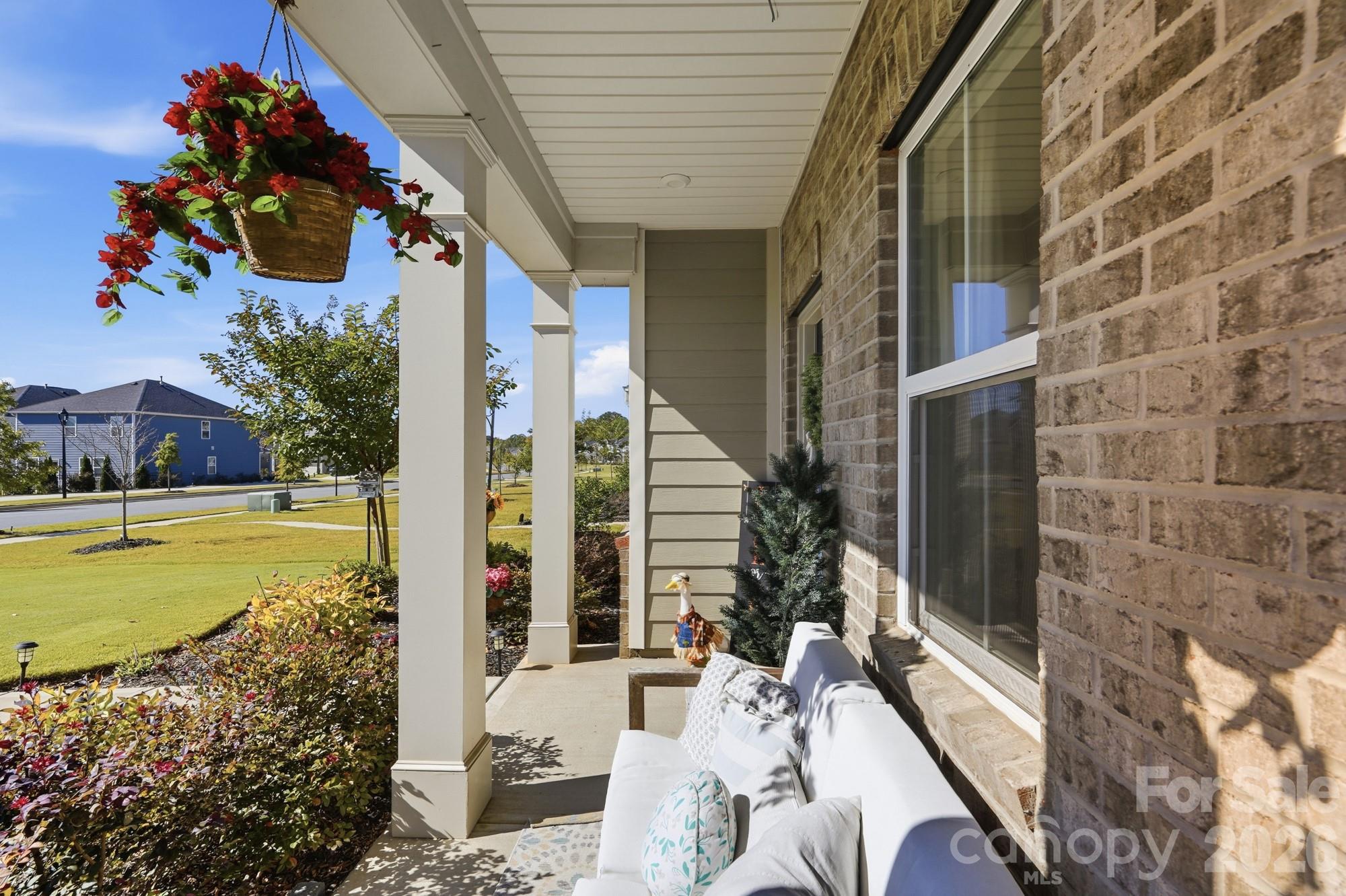 15506 Parkside Crossing Drive Property Photo 4