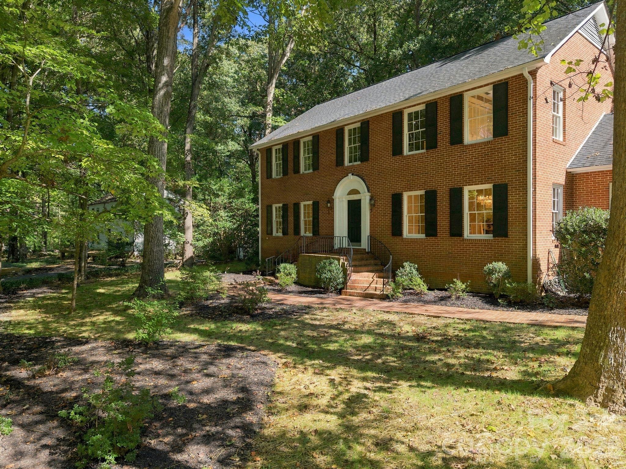321 Camelot Drive Property Photo 5