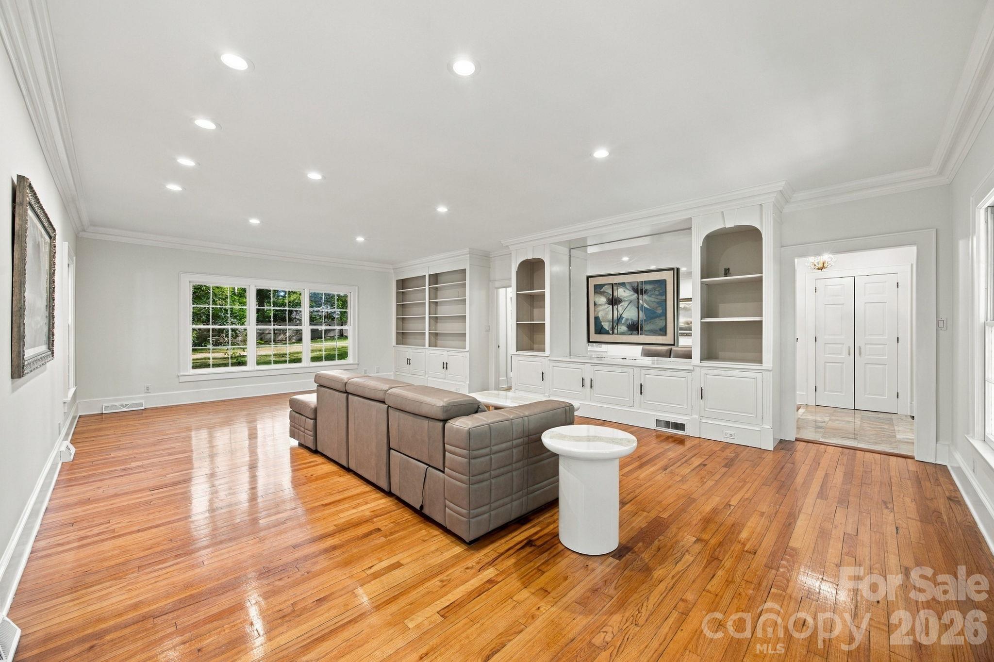 321 Camelot Drive Property Photo 18