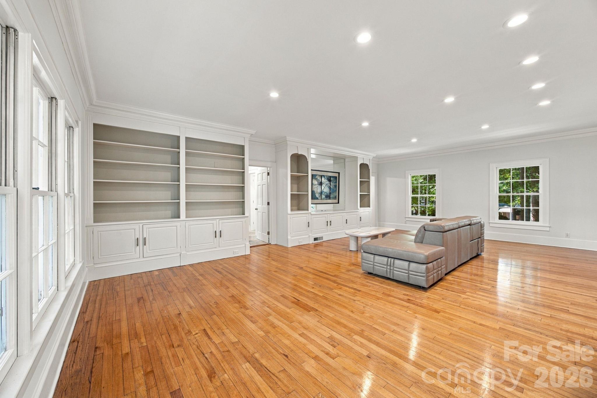 321 Camelot Drive Property Photo 19