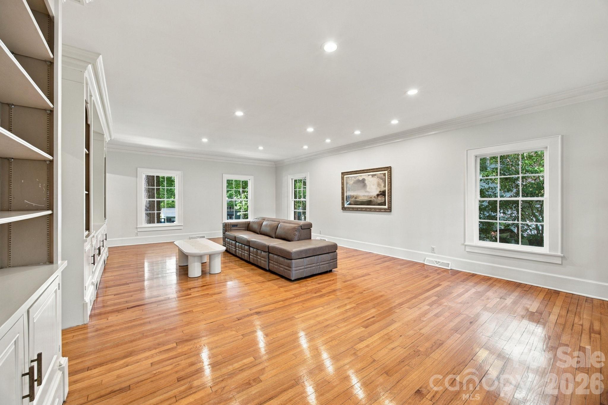 321 Camelot Drive Property Photo 20