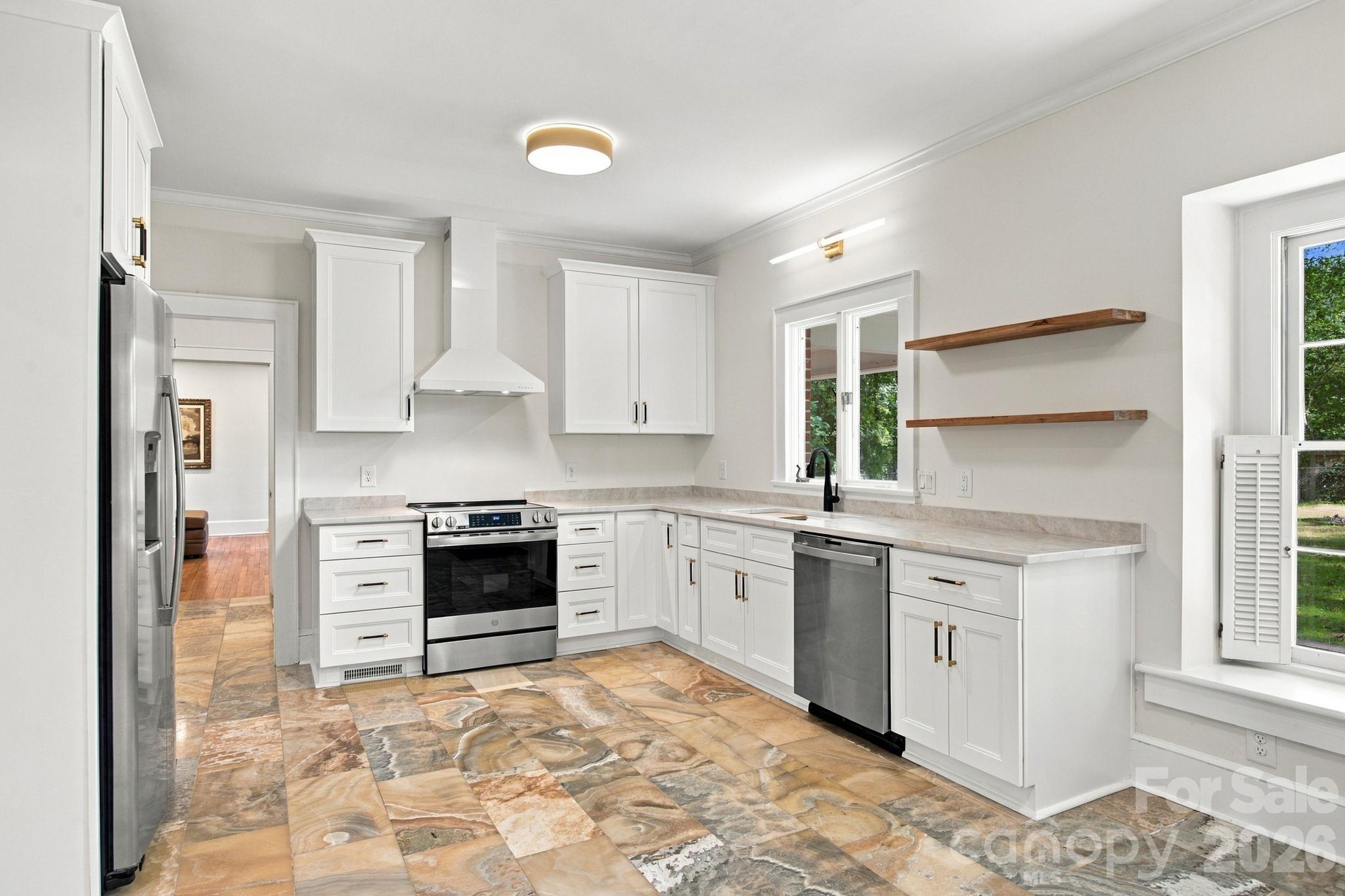321 Camelot Drive Property Photo 21