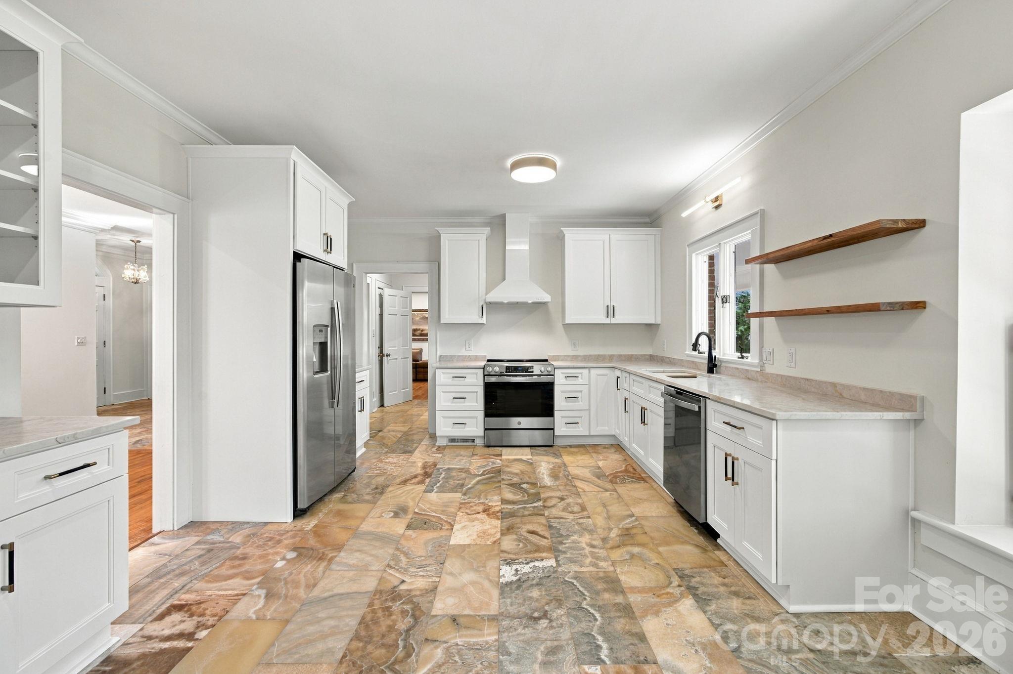 321 Camelot Drive Property Photo 22