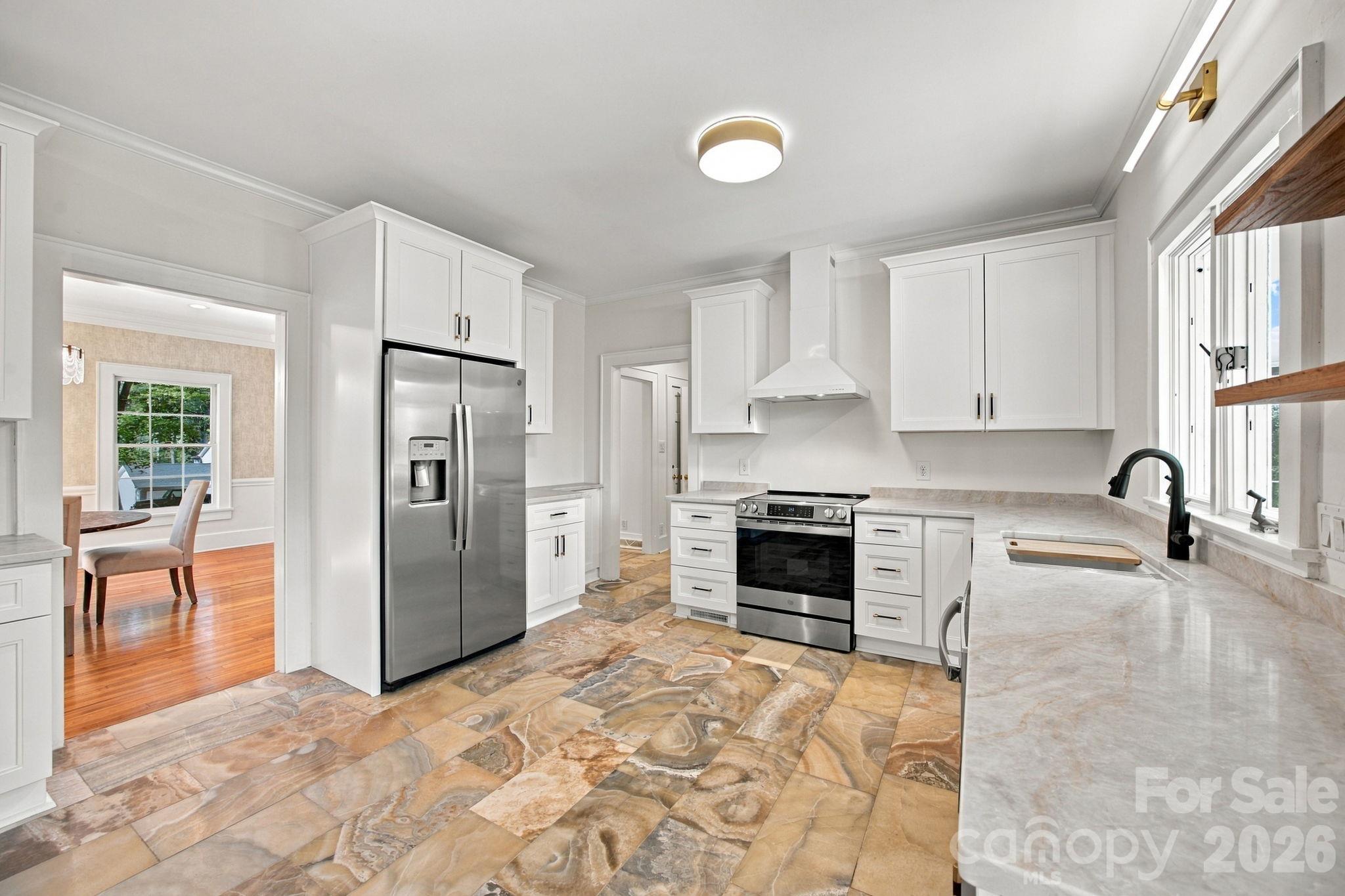321 Camelot Drive Property Photo 23