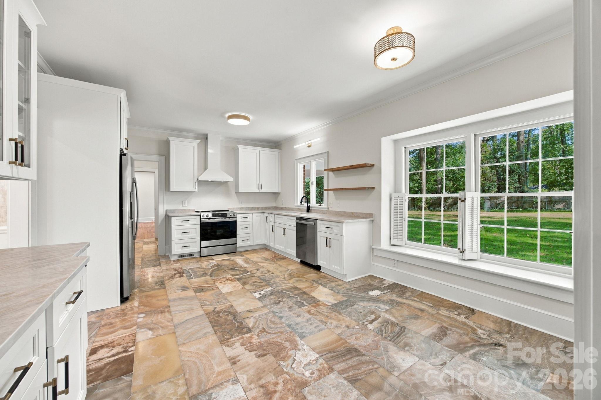 321 Camelot Drive Property Photo 27