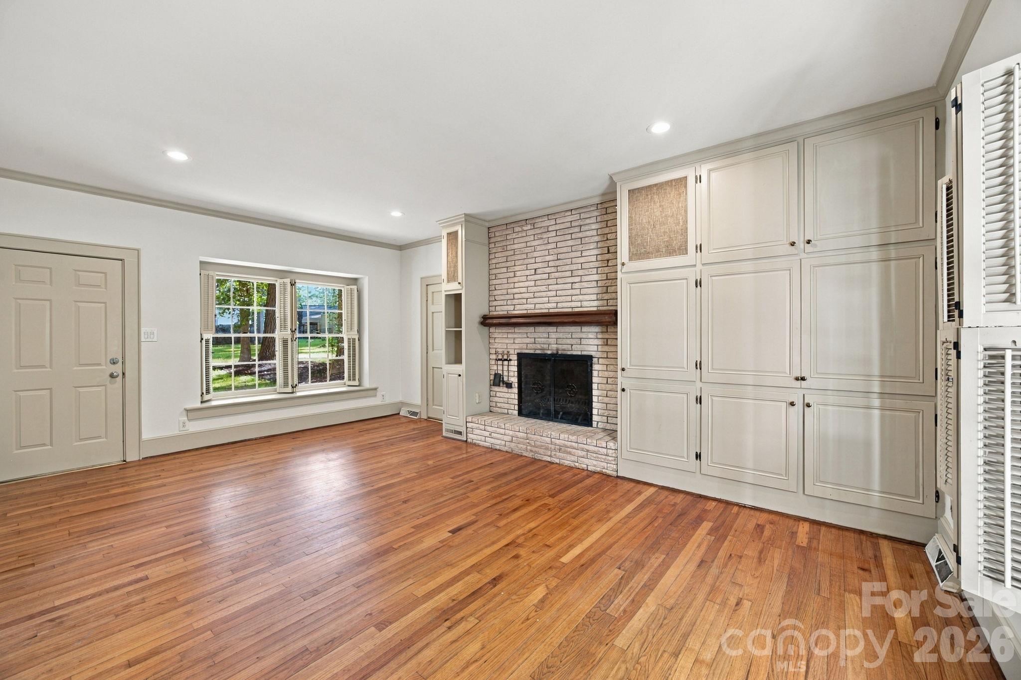 321 Camelot Drive Property Photo 28