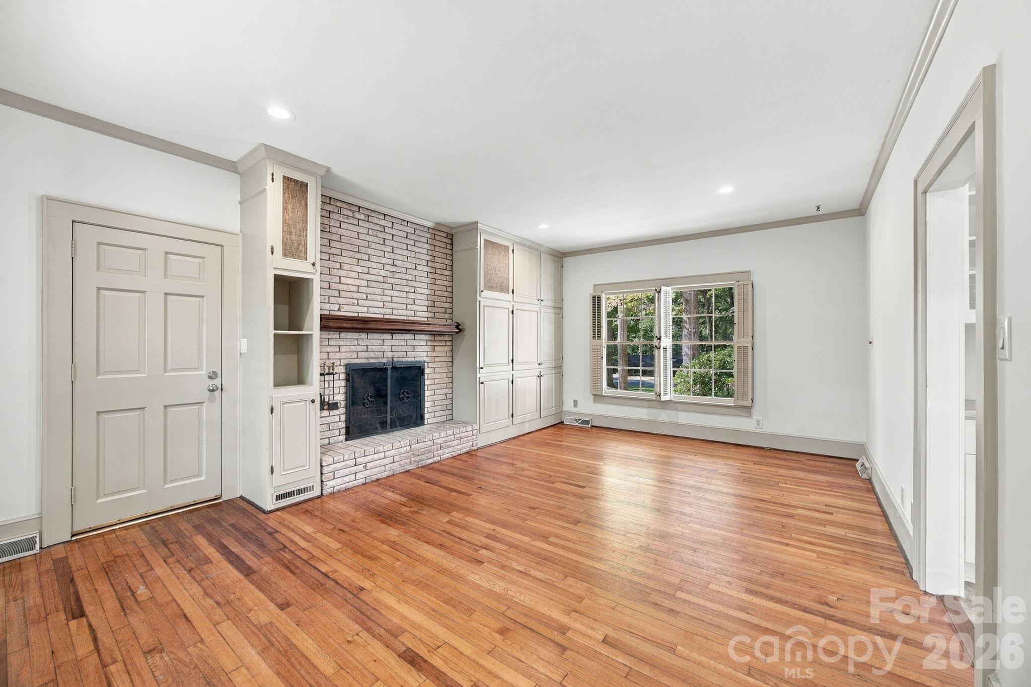 321 Camelot Drive Property Photo 29
