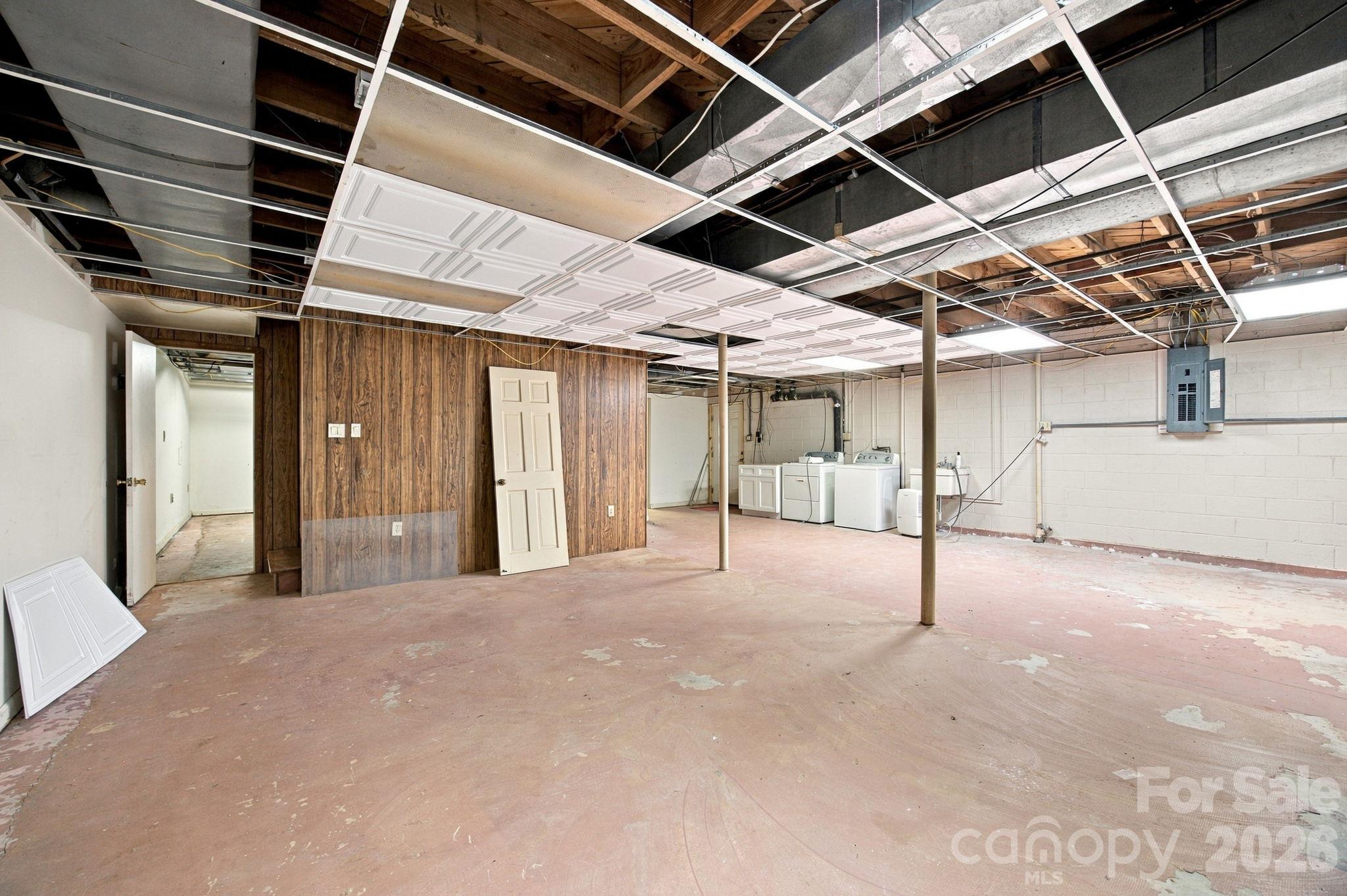 321 Camelot Drive Property Photo 42