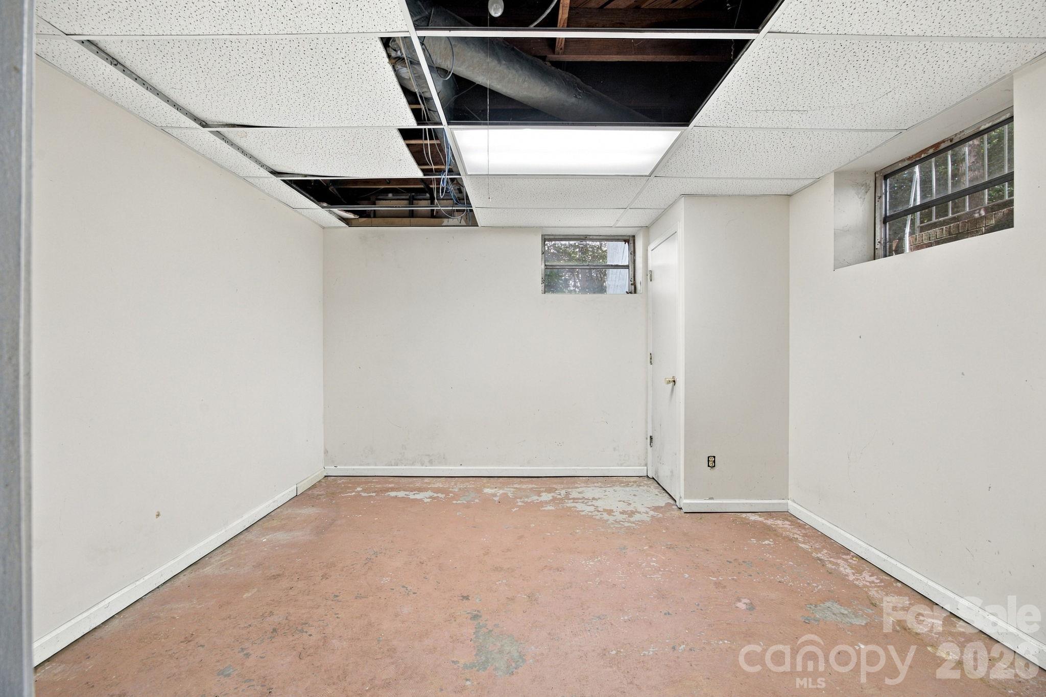 321 Camelot Drive Property Photo 43