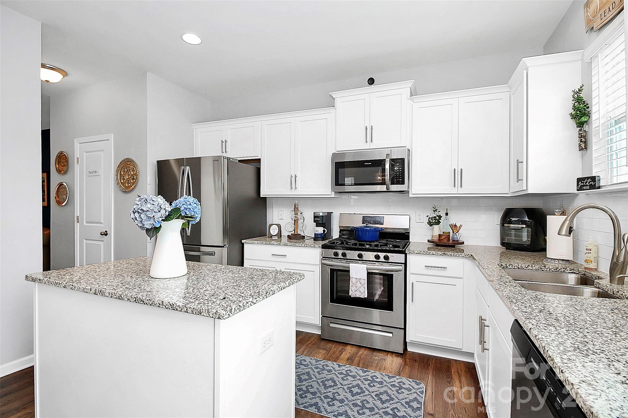 106 Honey Court Property Photo 12