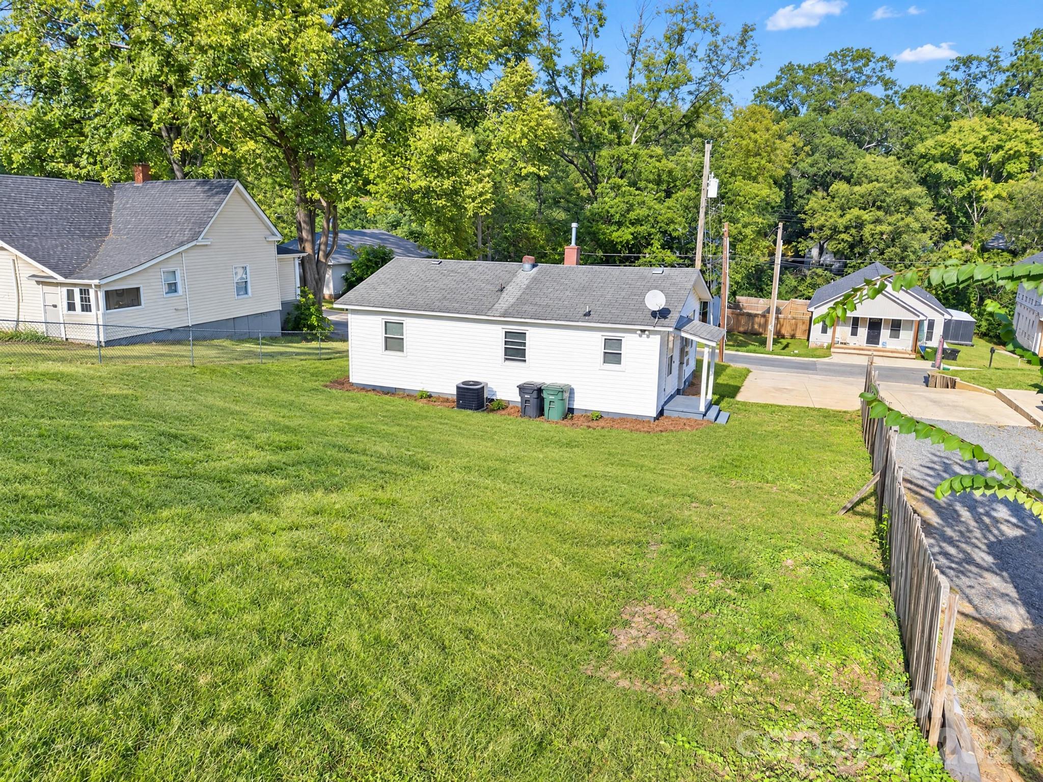 301 Houston Street Property Photo 2