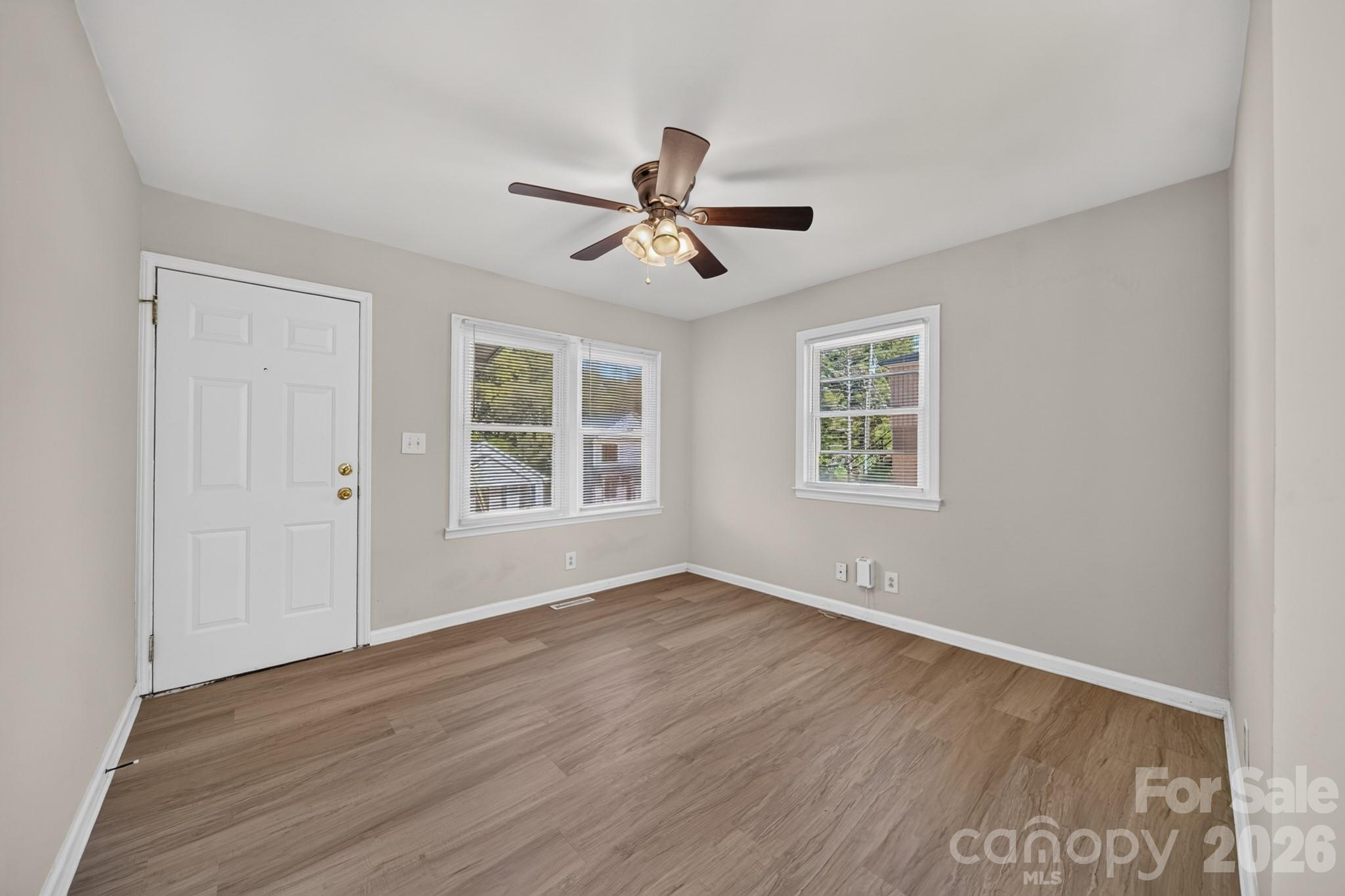 301 Houston Street Property Photo 4