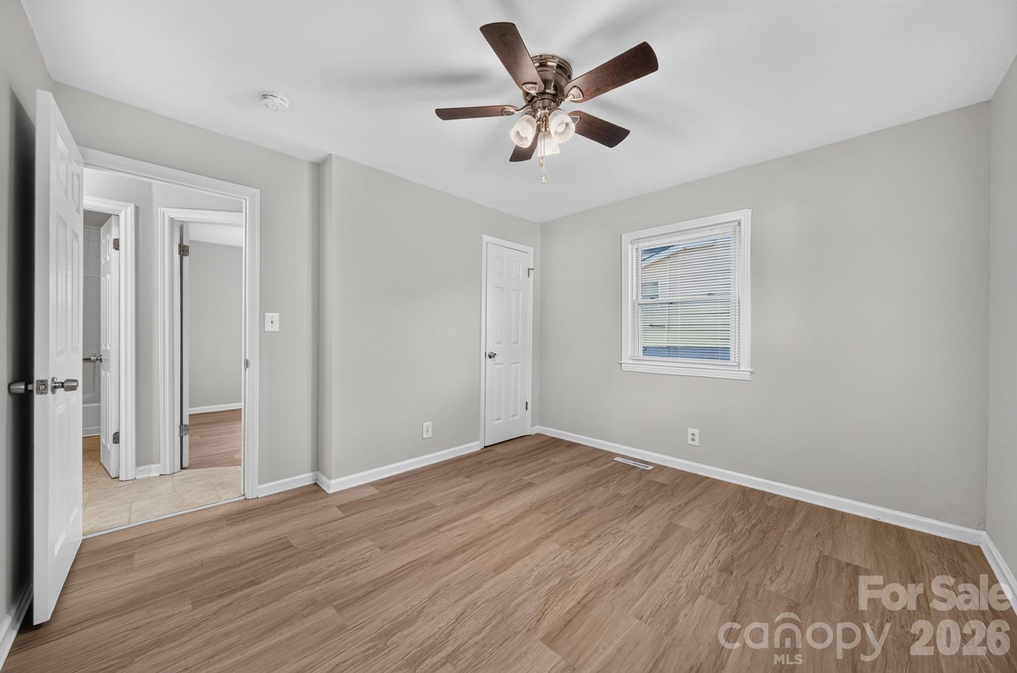 301 Houston Street Property Photo 7