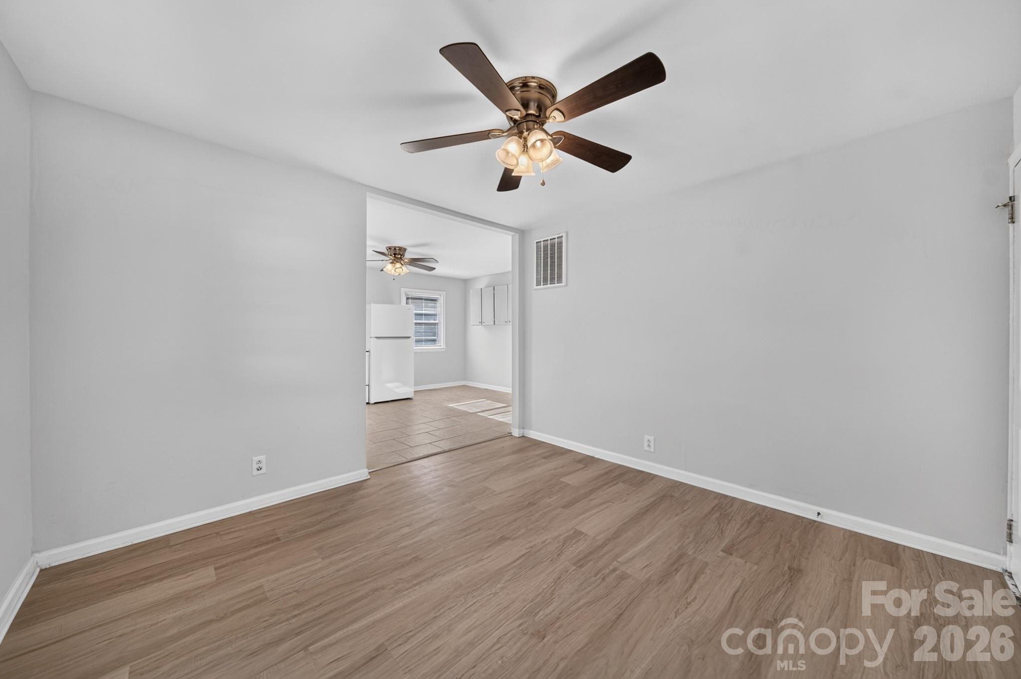 301 Houston Street Property Photo 9