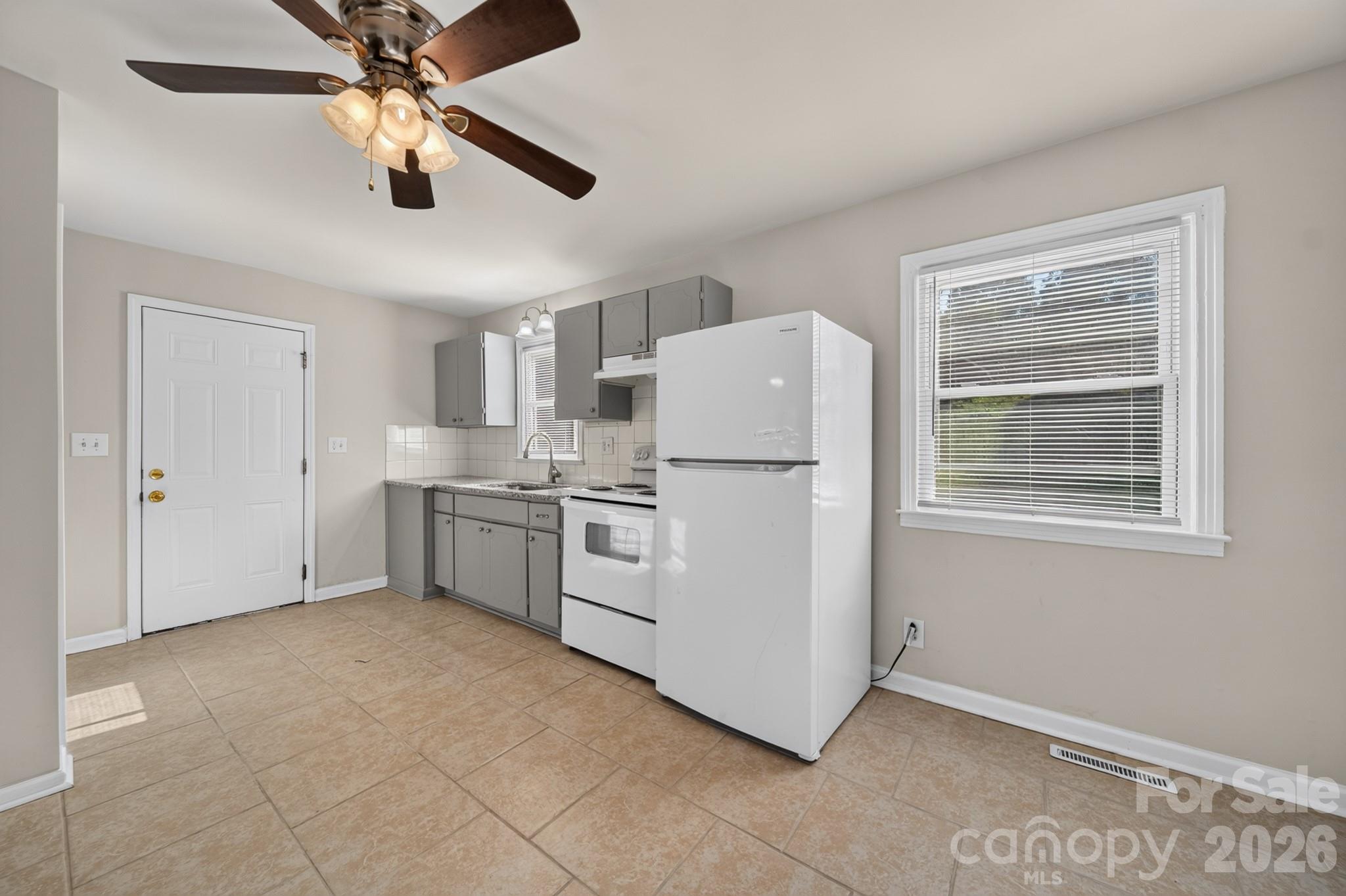 301 Houston Street Property Photo 18