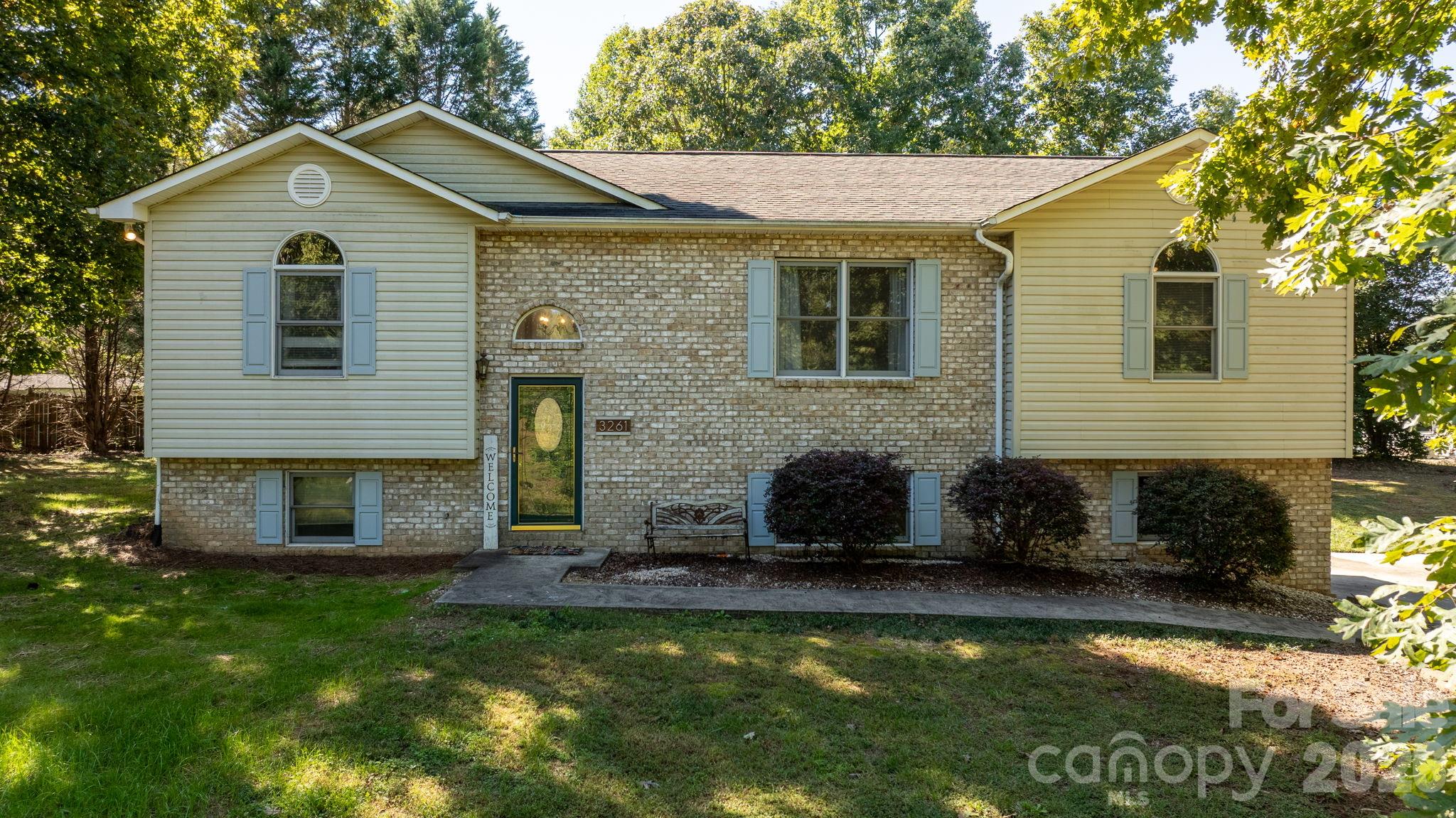 3261 Washington Way Property Photo 1