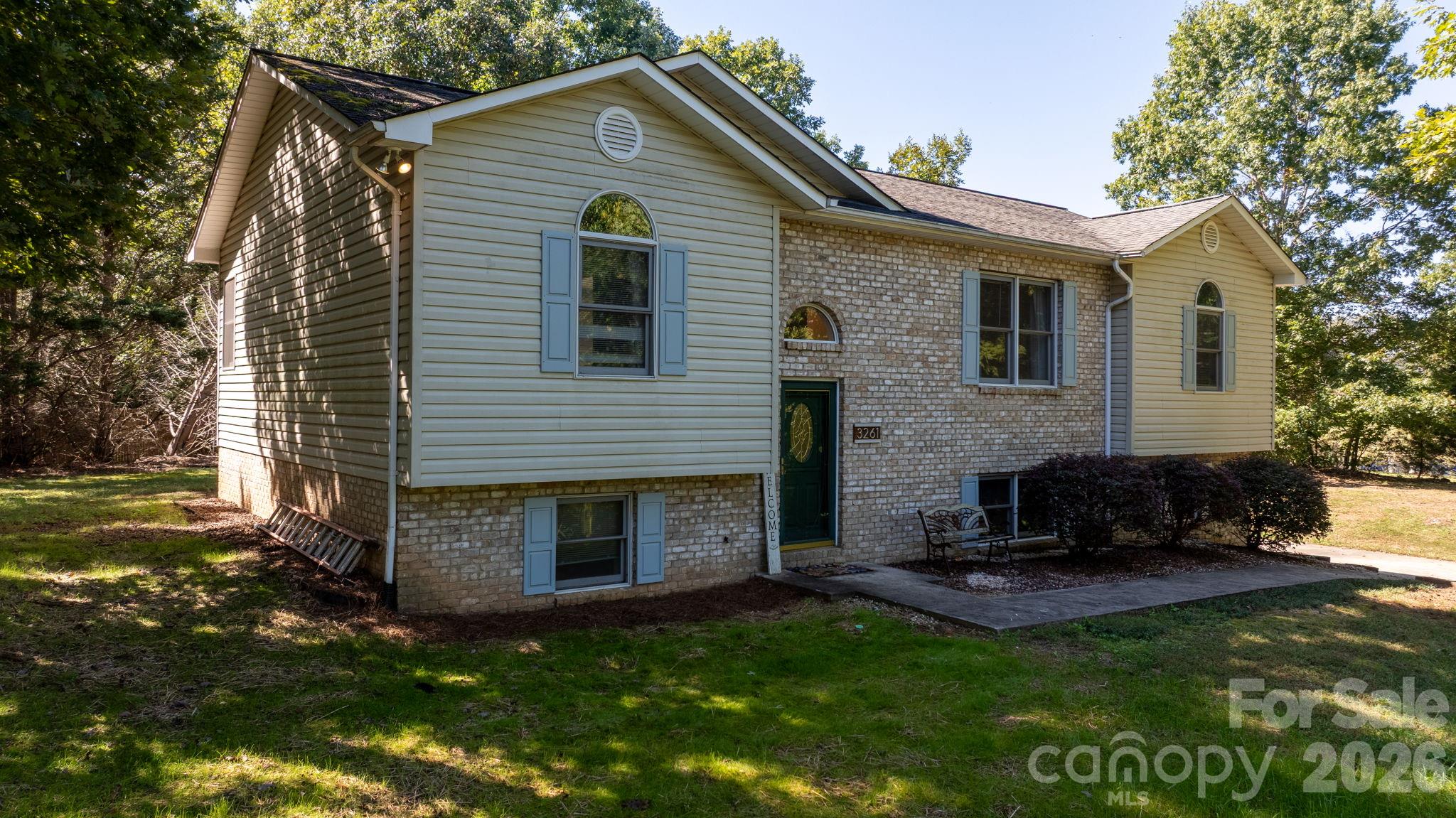3261 Washington Way Property Photo 5