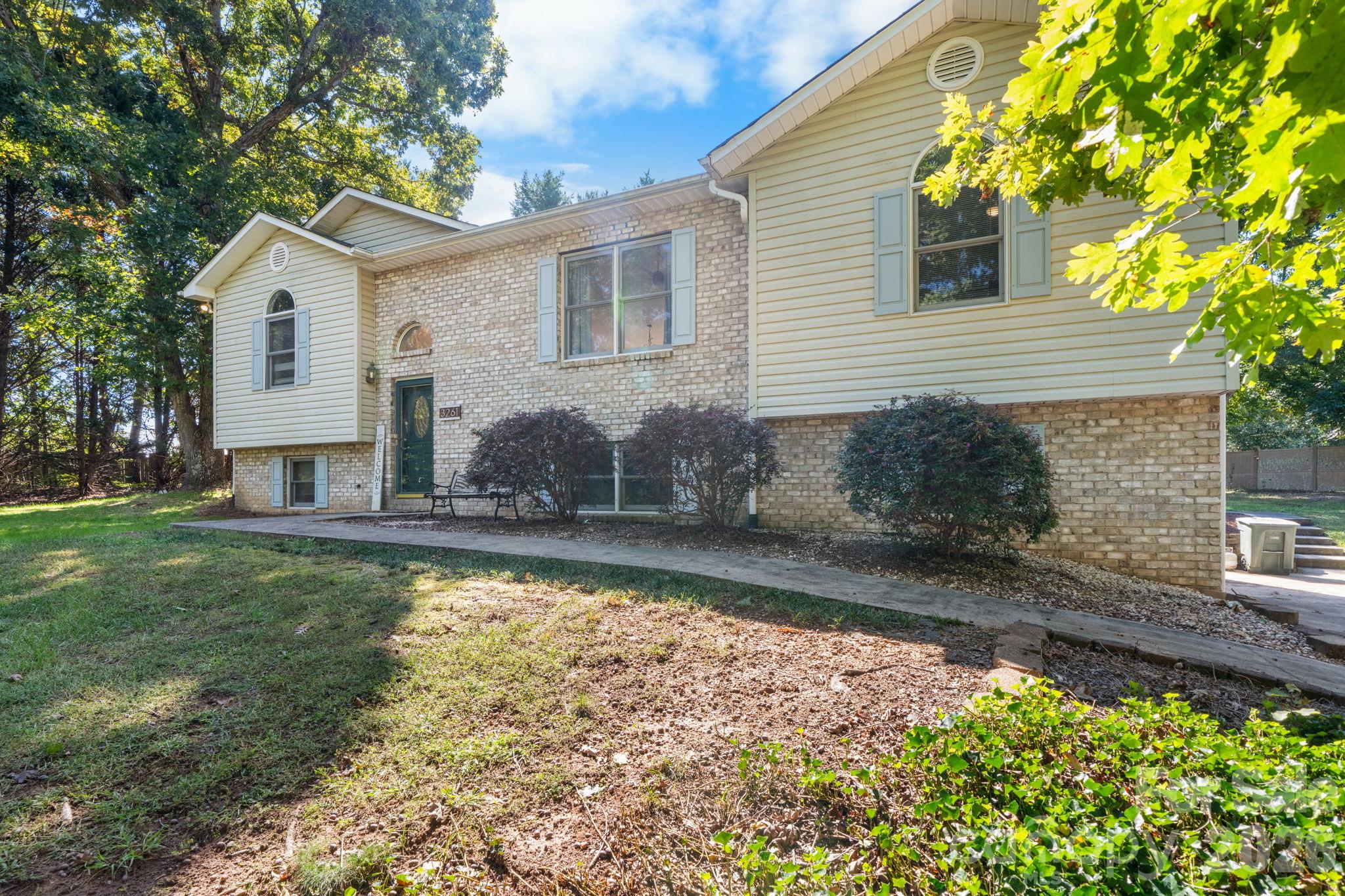 3261 Washington Way Property Photo 6