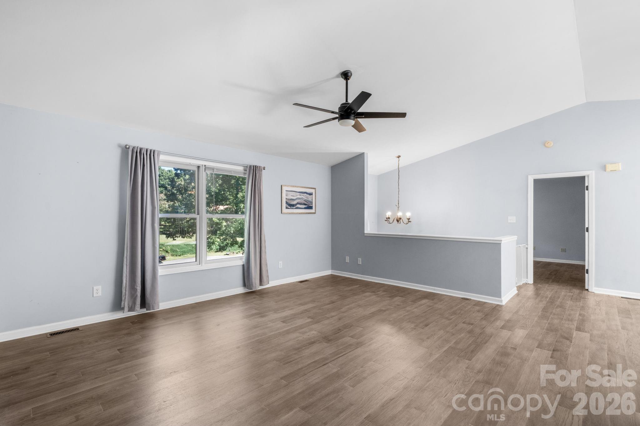 3261 Washington Way Property Photo 11