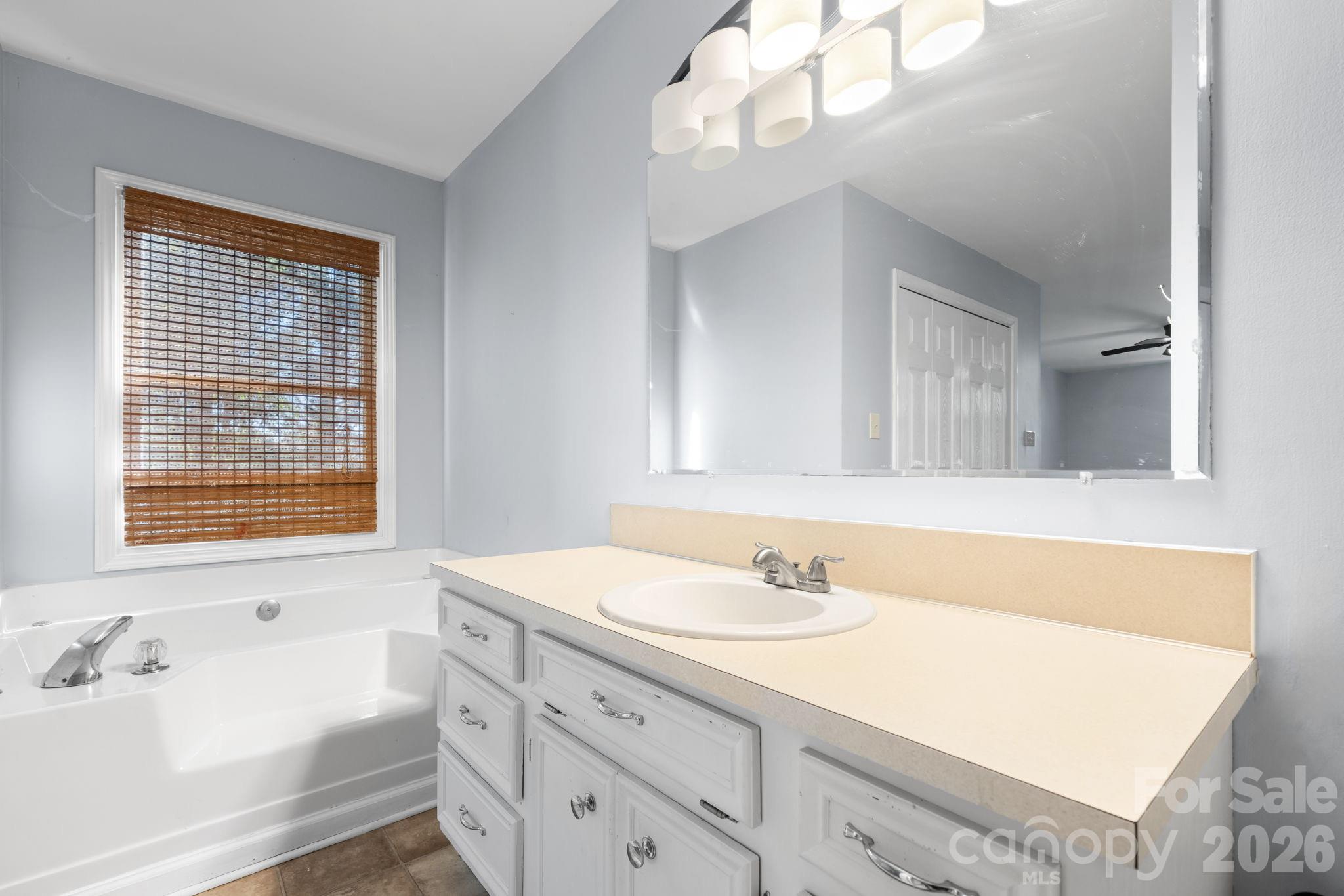 3261 Washington Way Property Photo 13