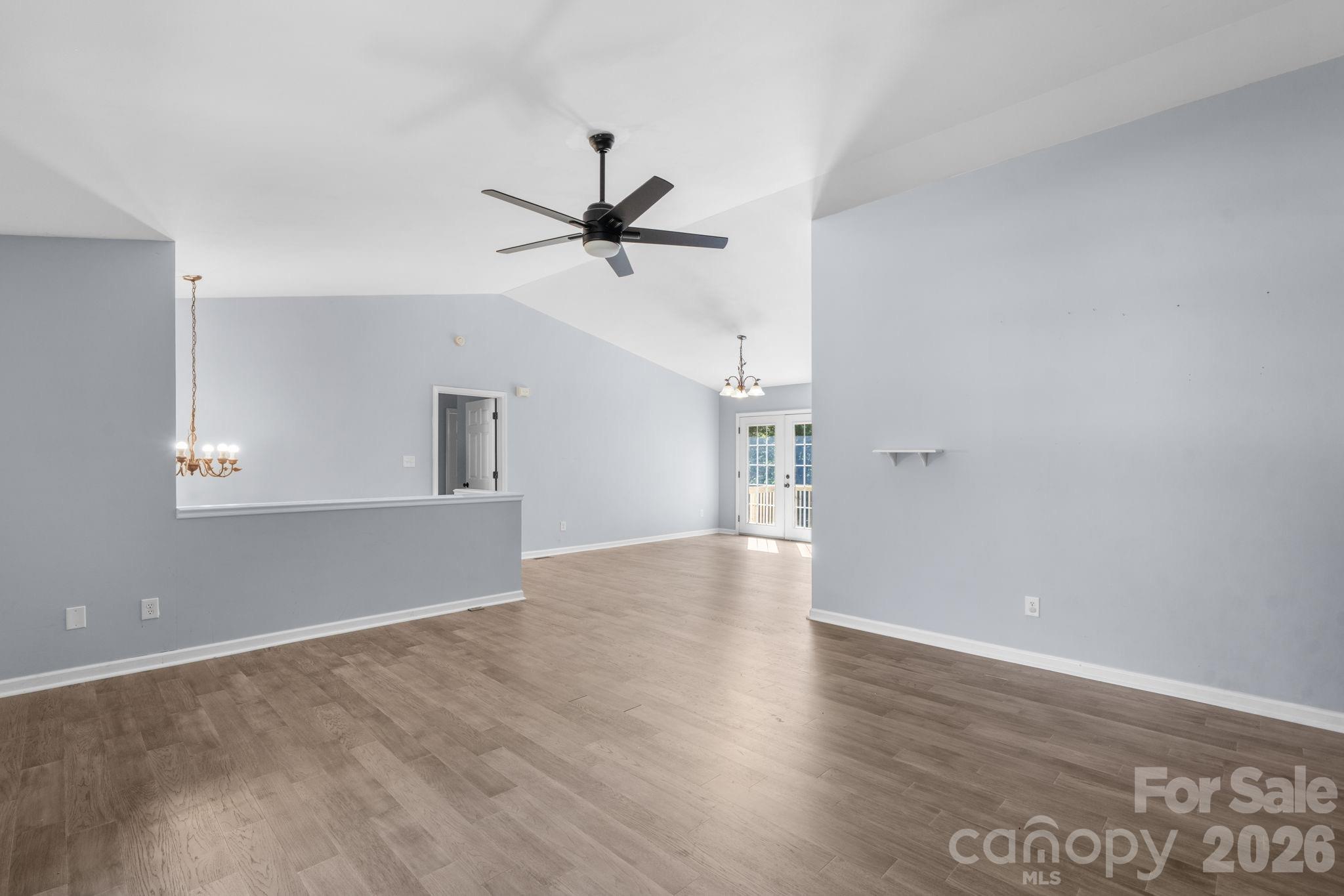 3261 Washington Way Property Photo 14
