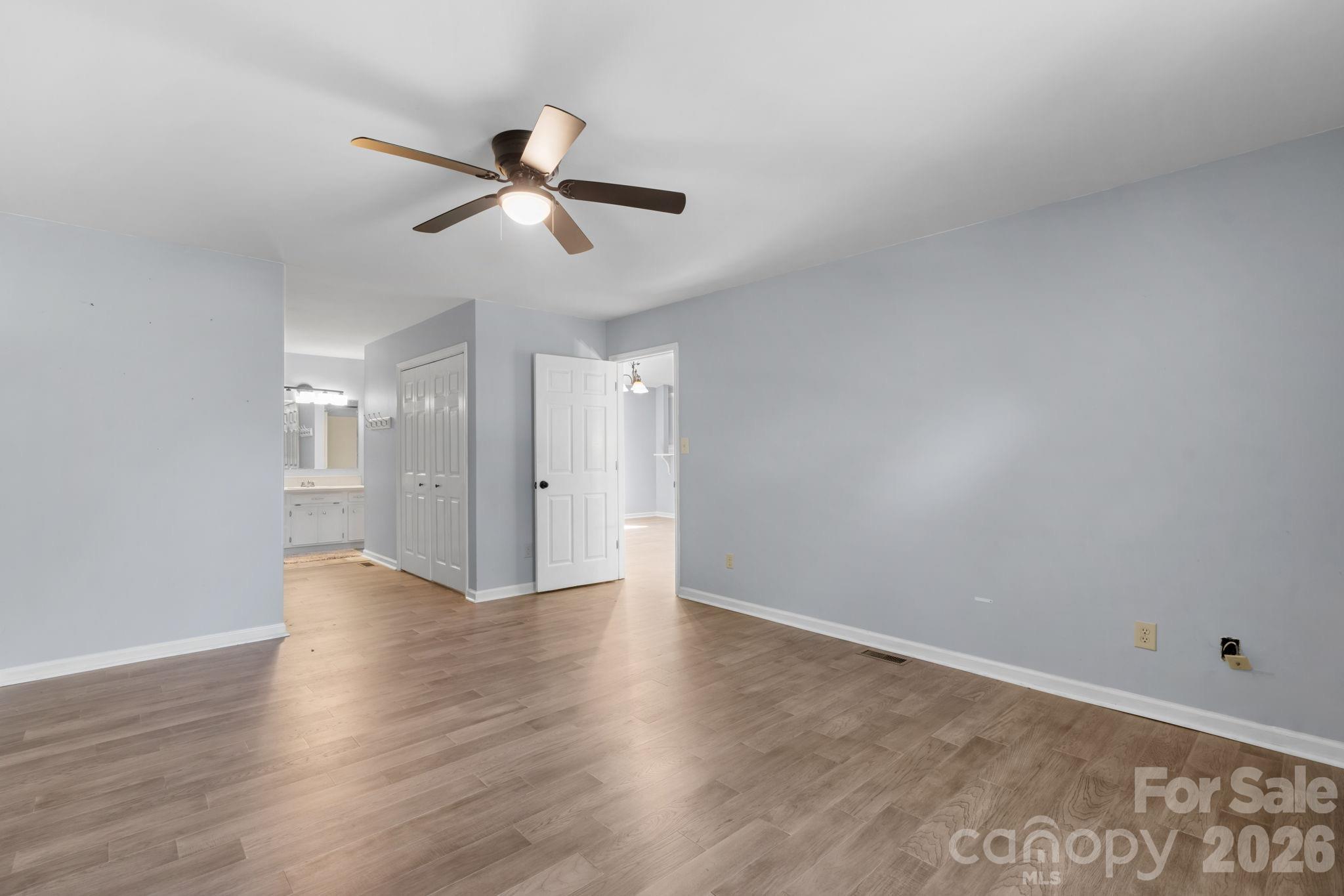 3261 Washington Way Property Photo 15