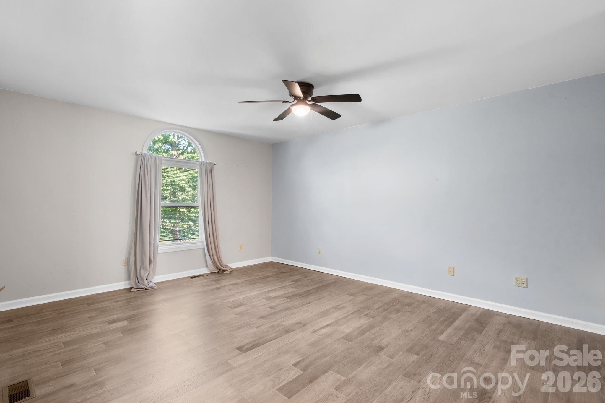 3261 Washington Way Property Photo 21