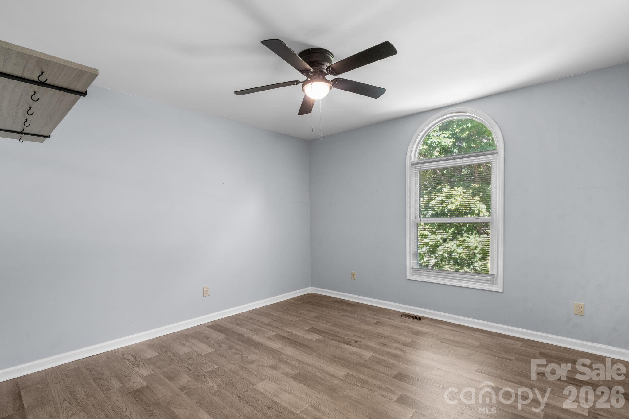 3261 Washington Way Property Photo 24