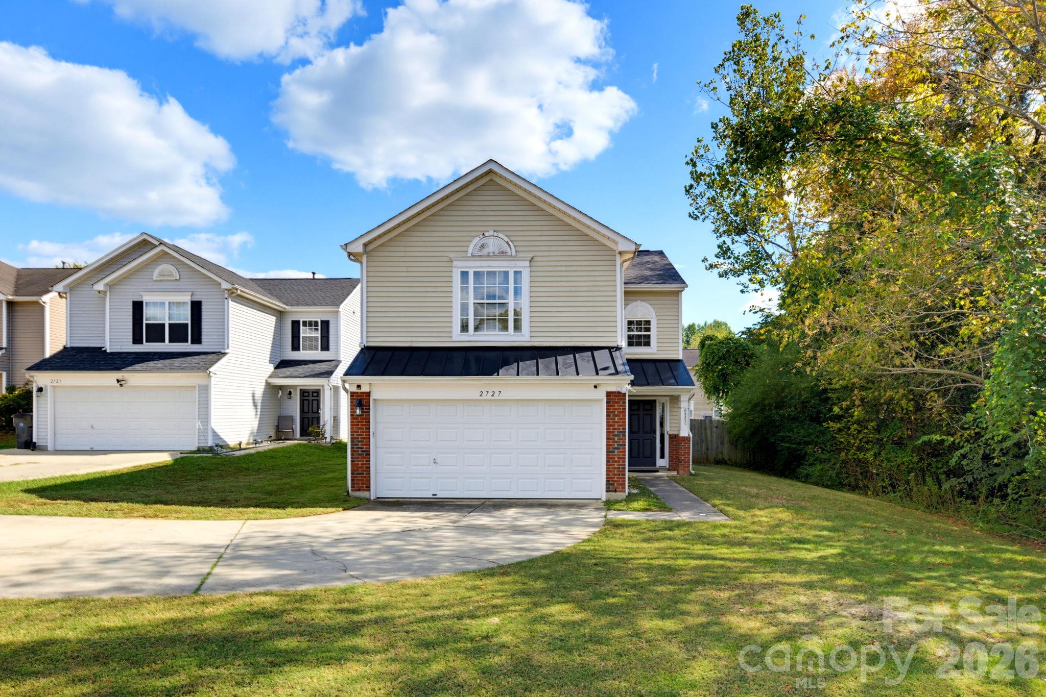 2727 North Valley Court Property Photo 1