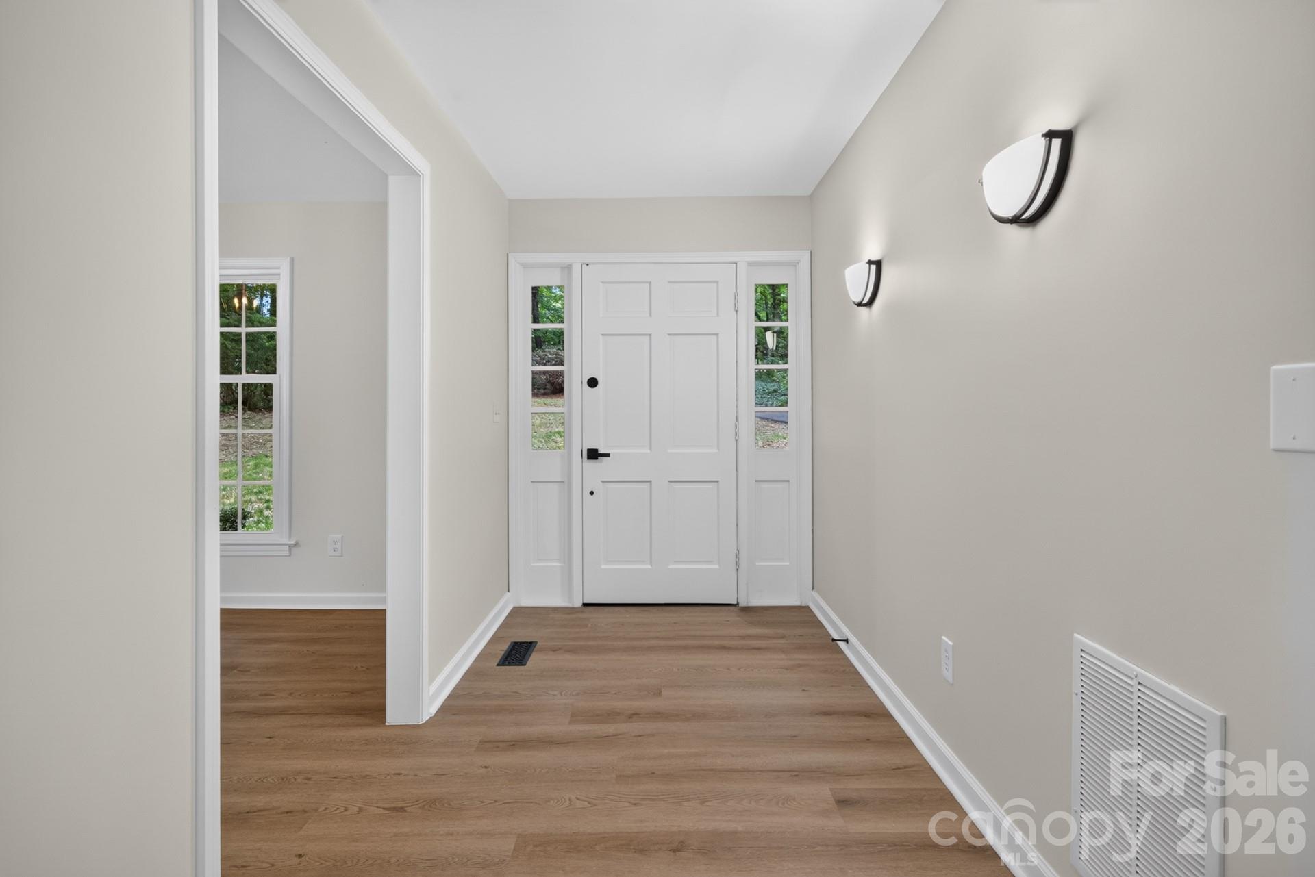 5550 Overlook Circle Property Photo 6