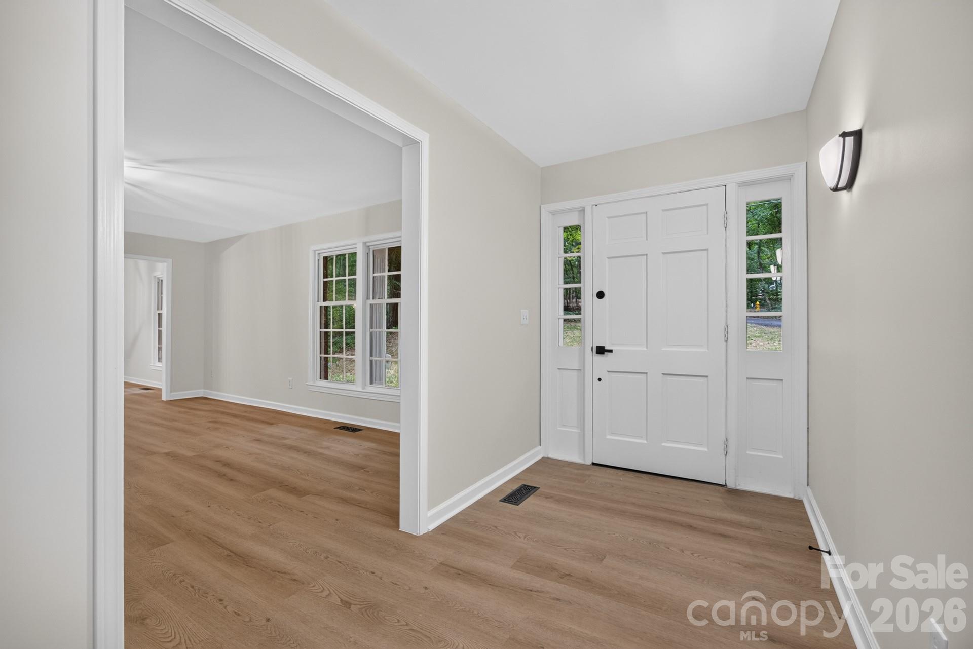 5550 Overlook Circle Property Photo 7