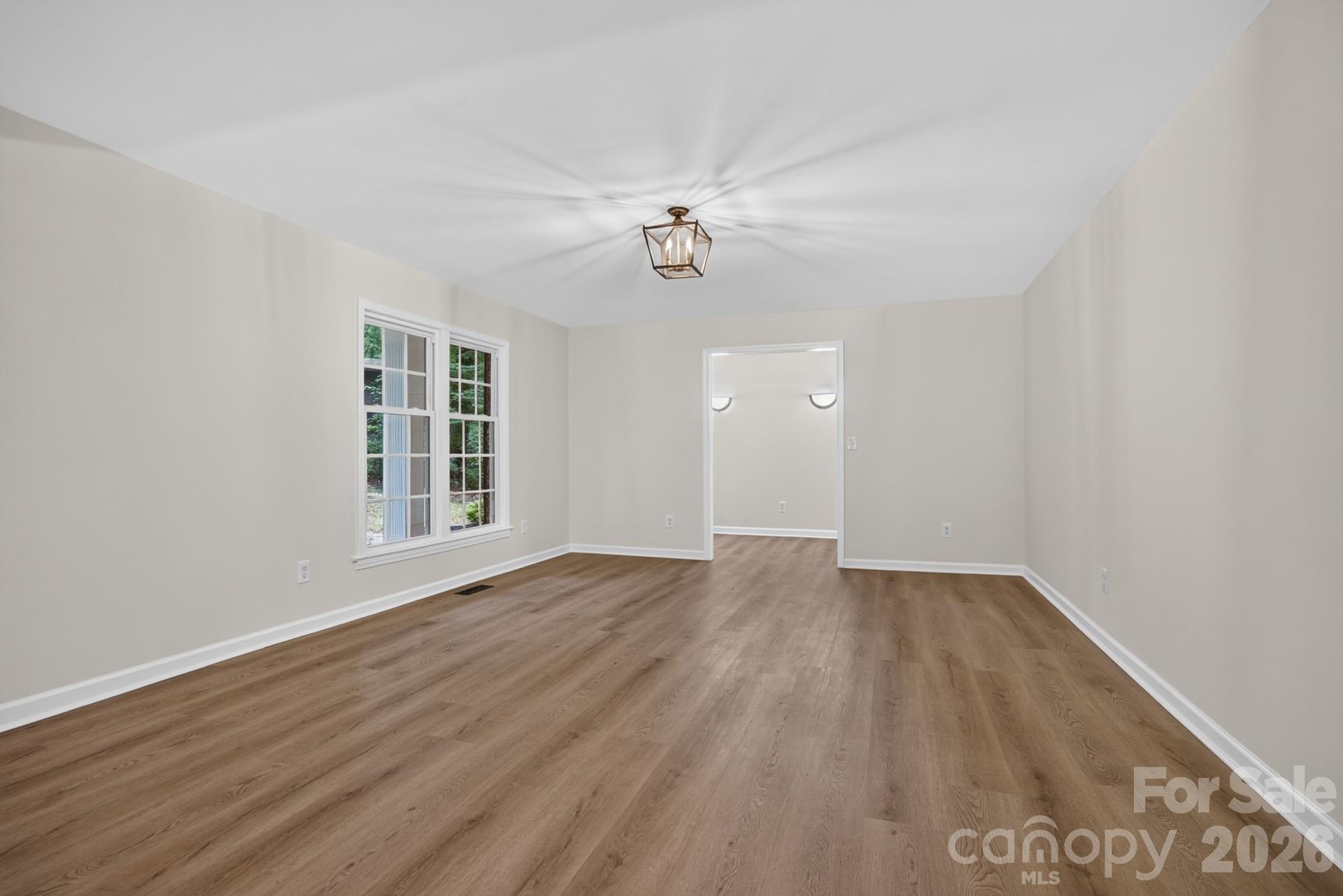 5550 Overlook Circle Property Photo 9