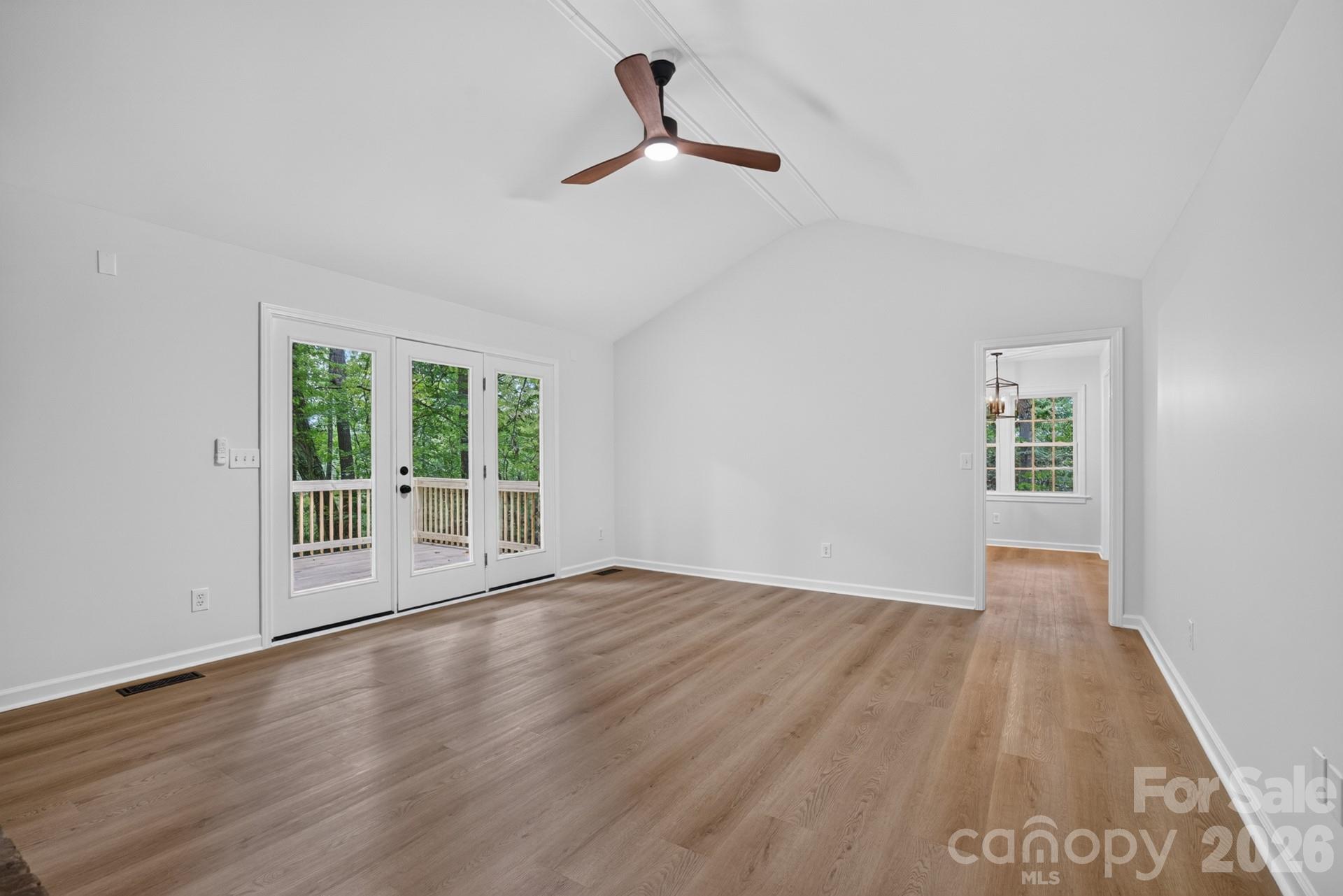 5550 Overlook Circle Property Photo 23