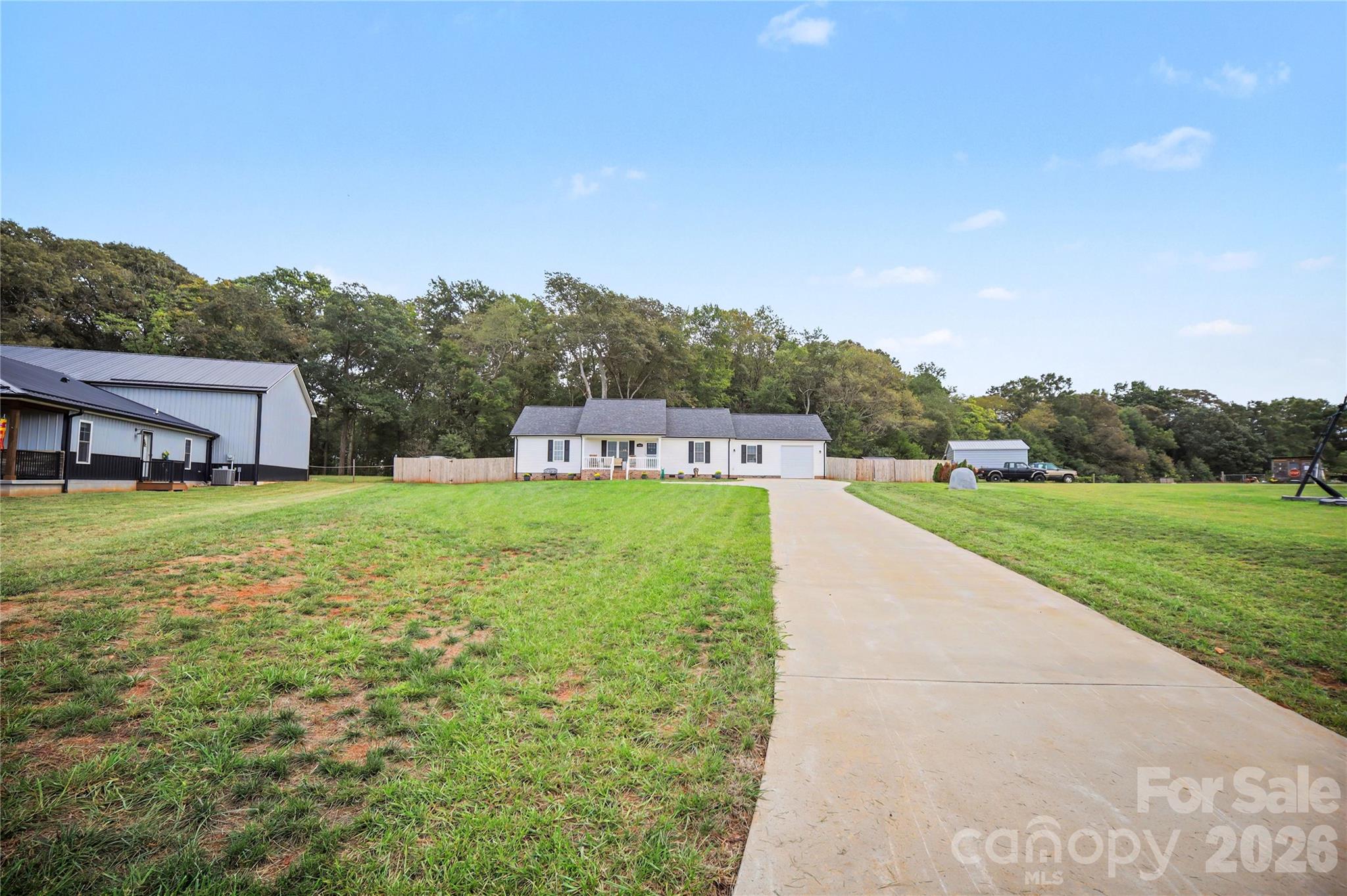3664 Straw Field Trail Property Photo 8
