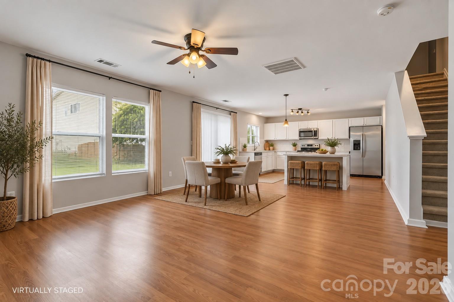 6215 Woodland Commons Drive Property Photo 7