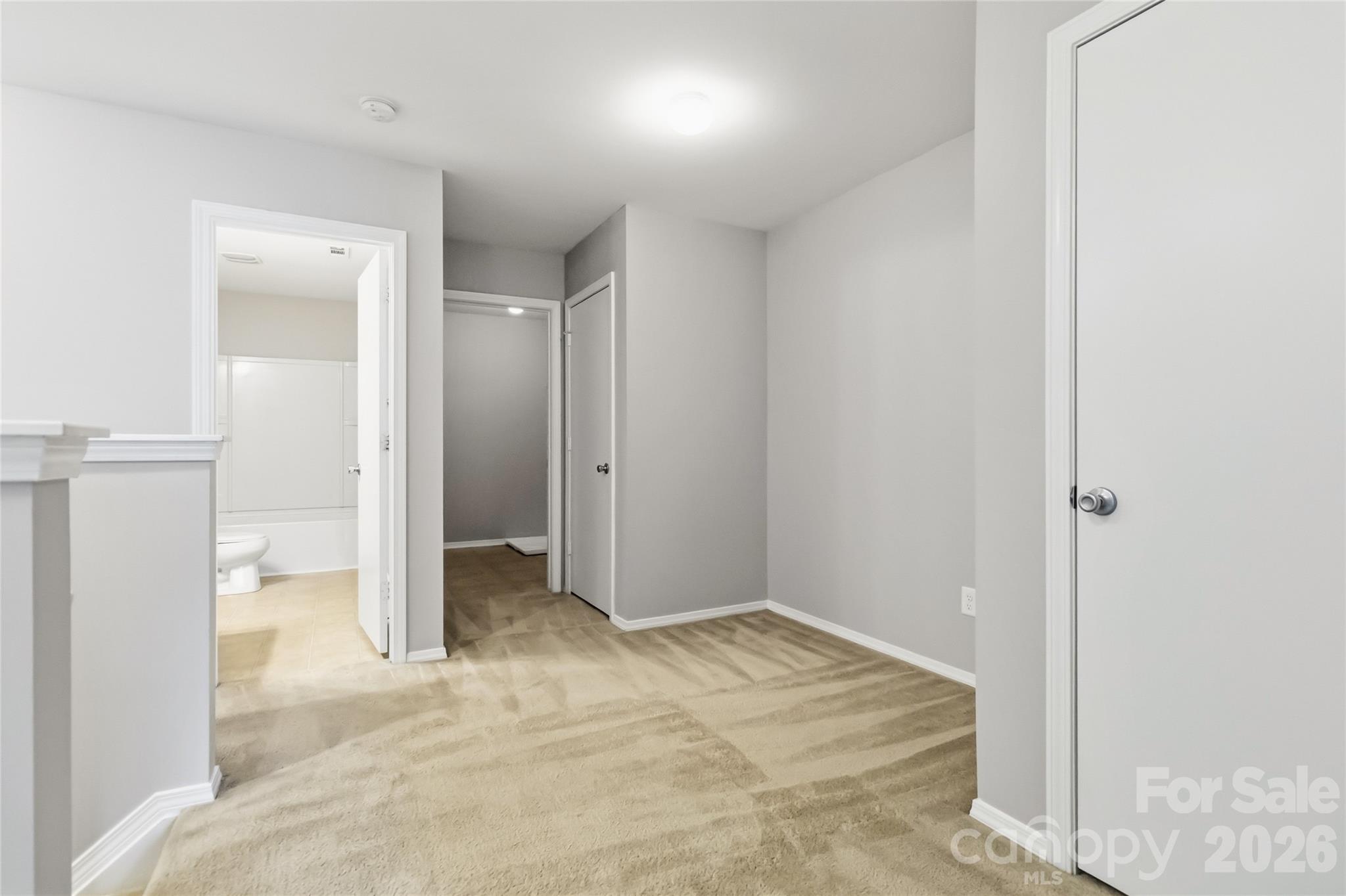 6215 Woodland Commons Drive Property Photo 12