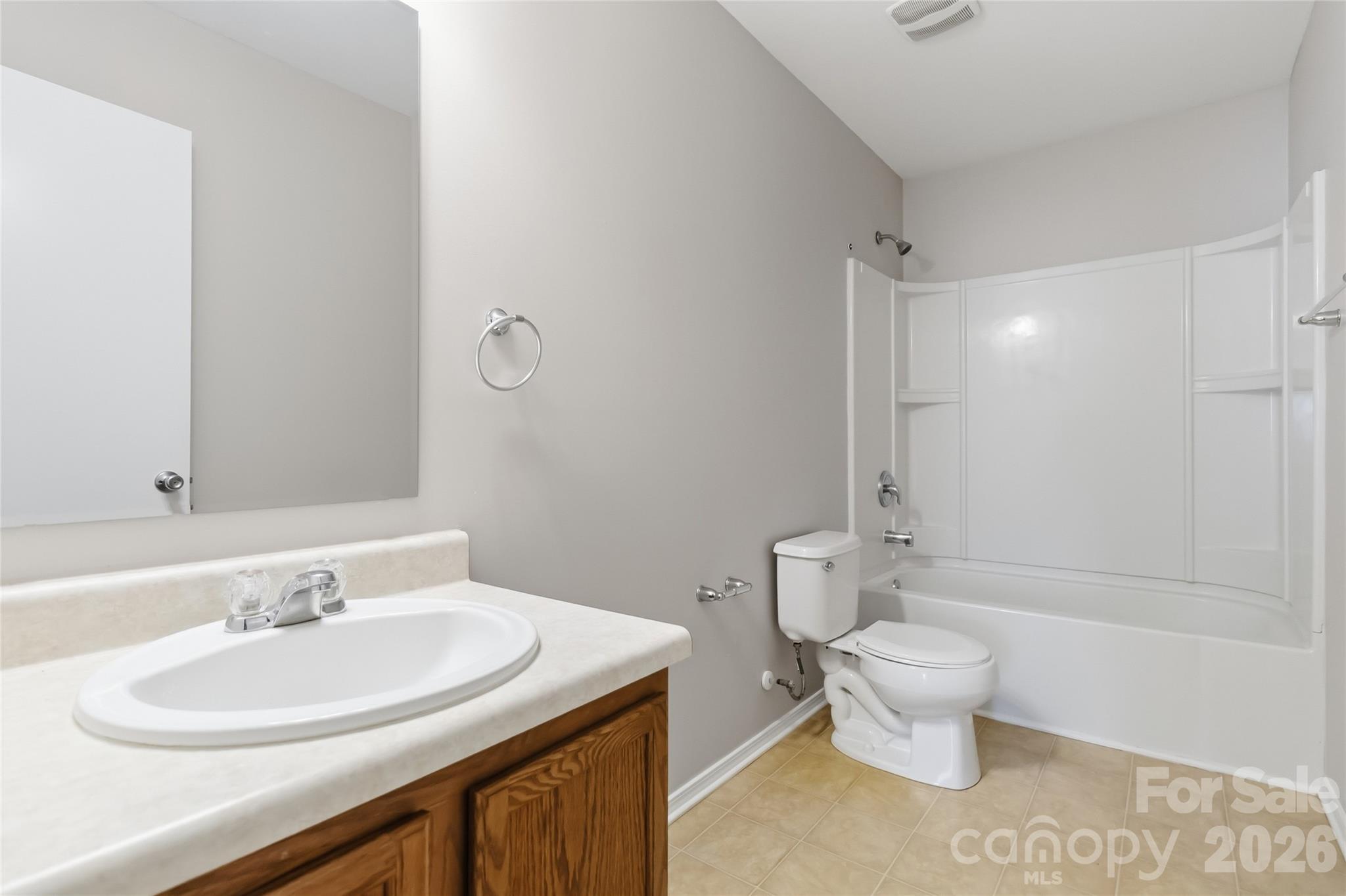 6215 Woodland Commons Drive Property Photo 18