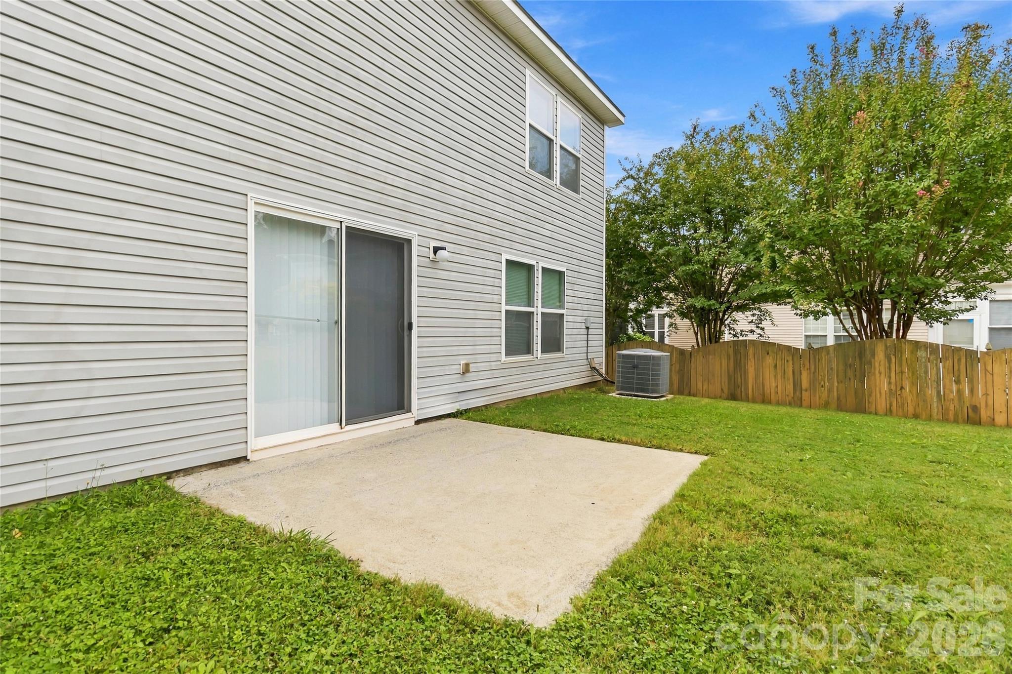 6215 Woodland Commons Drive Property Photo 21
