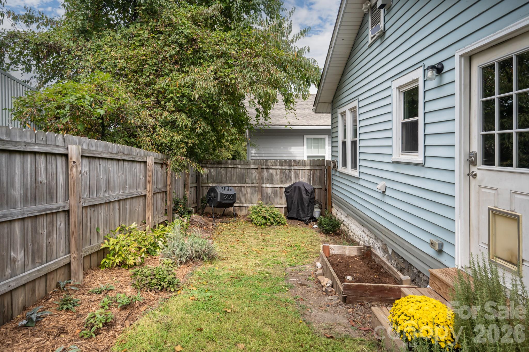 45 Olive Street Property Photo 23