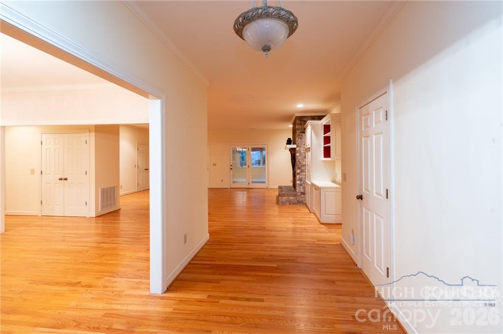 560 Greystone Drive Property Photo 9