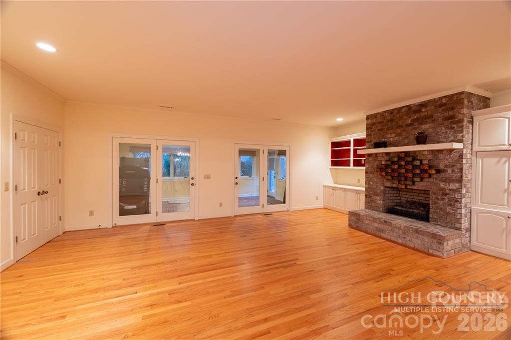 560 Greystone Drive Property Photo 12