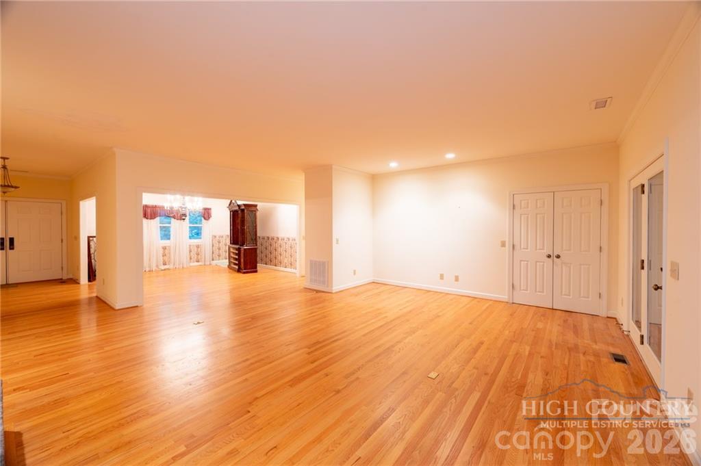560 Greystone Drive Property Photo 15