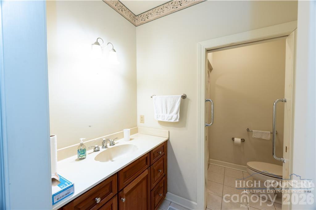 560 Greystone Drive Property Photo 23