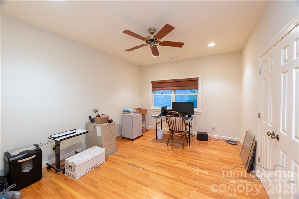 560 Greystone Drive Property Photo 25
