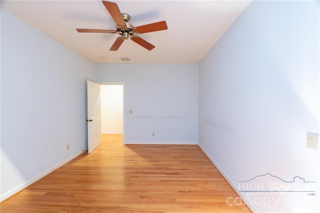 560 Greystone Drive Property Photo 28