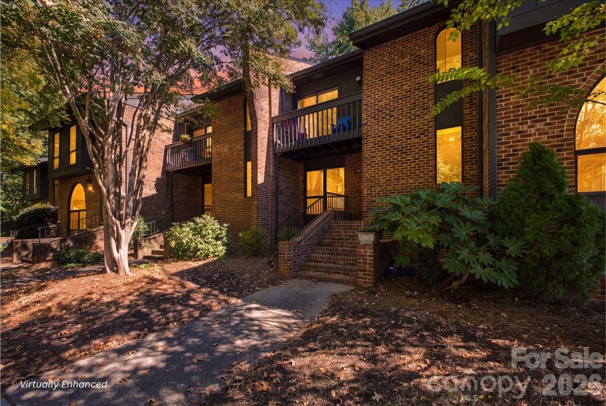 5805 Sharon Road E Property Photo 1